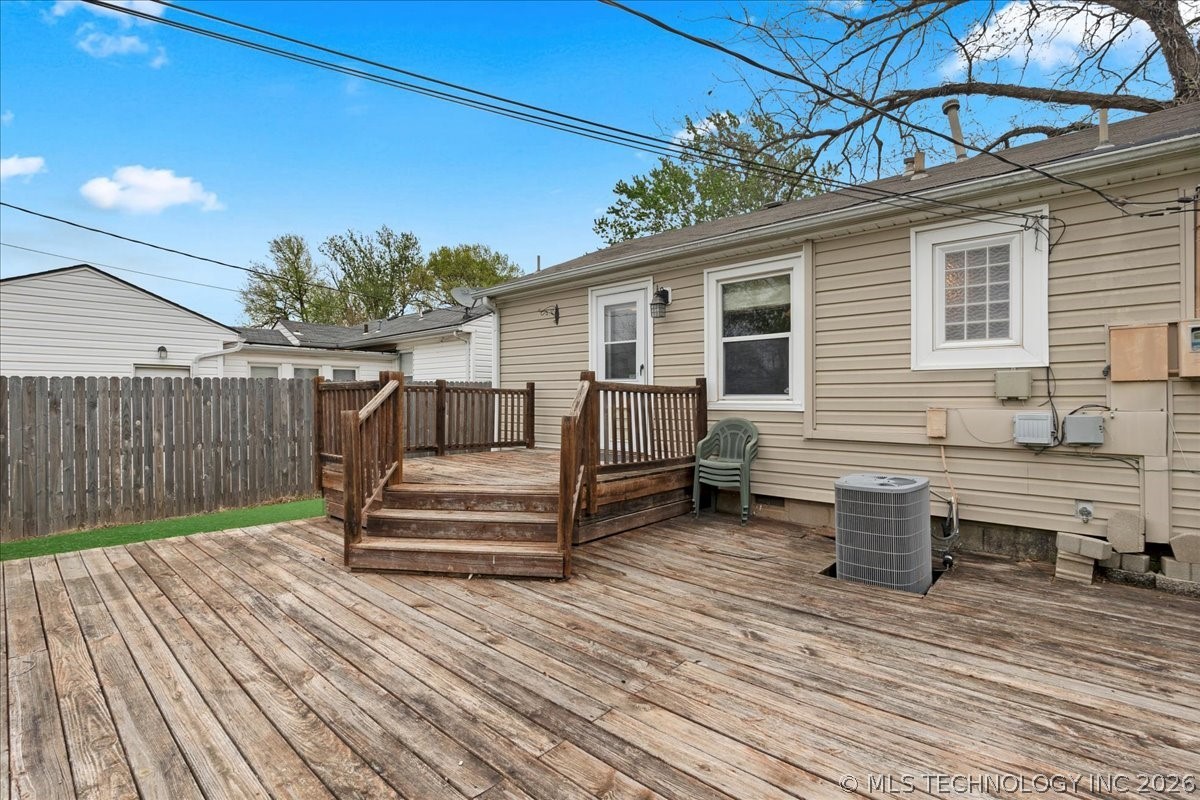 3820 S Detroit Avenue