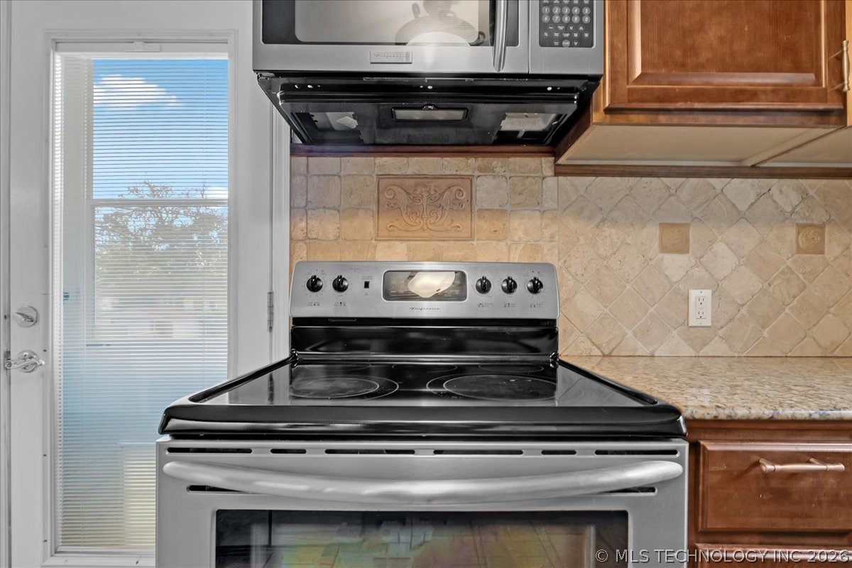 3820 S Detroit Avenue