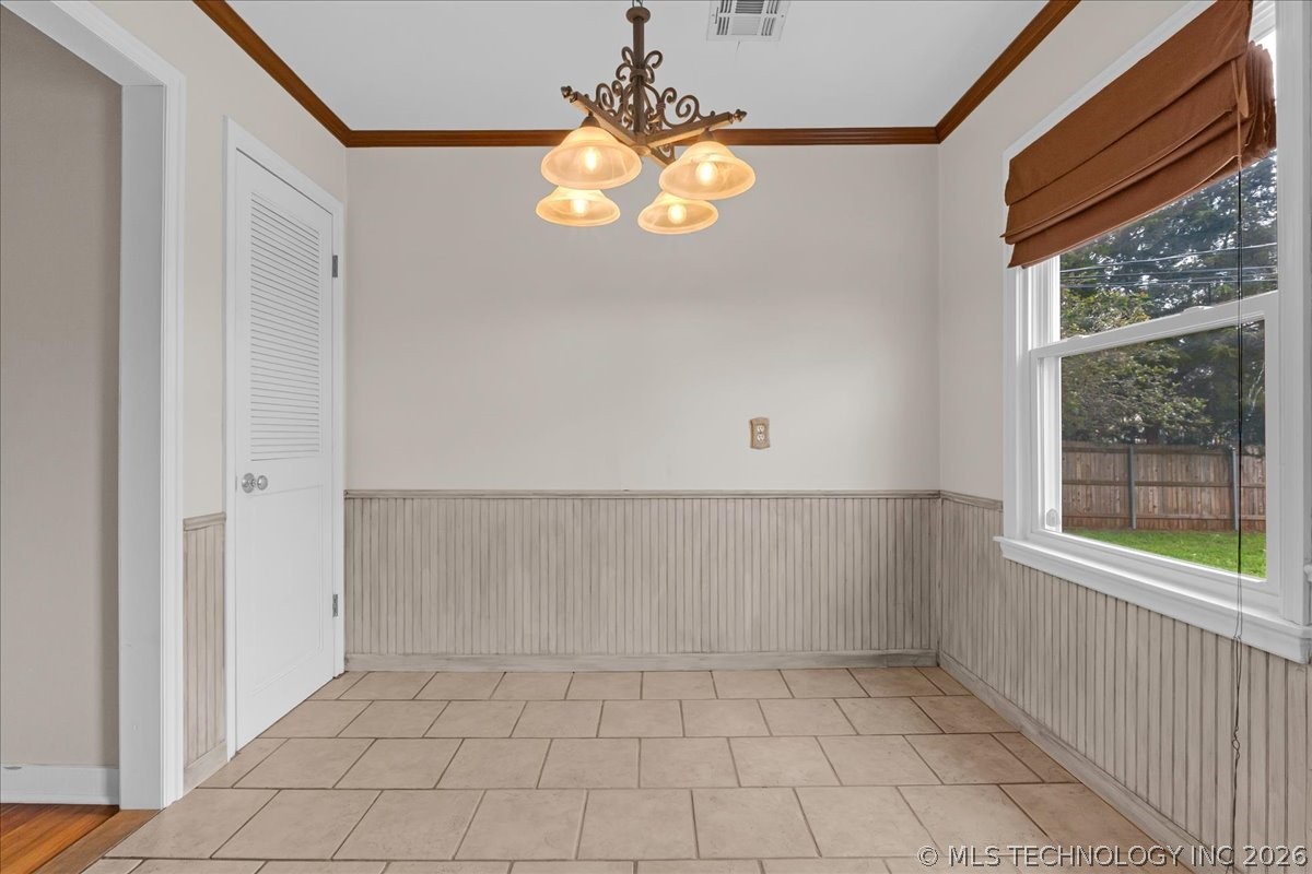 3820 S Detroit Avenue