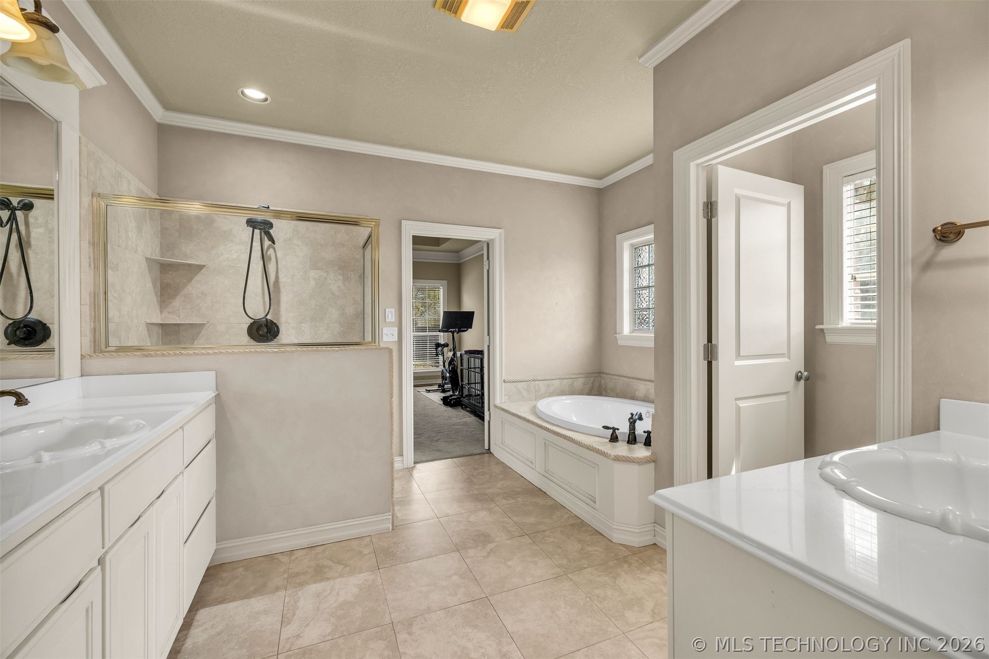 10229 S 86th East Avenue