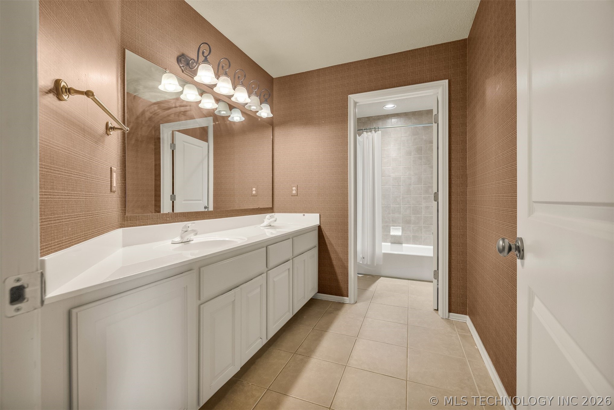 10229 S 86th East Avenue