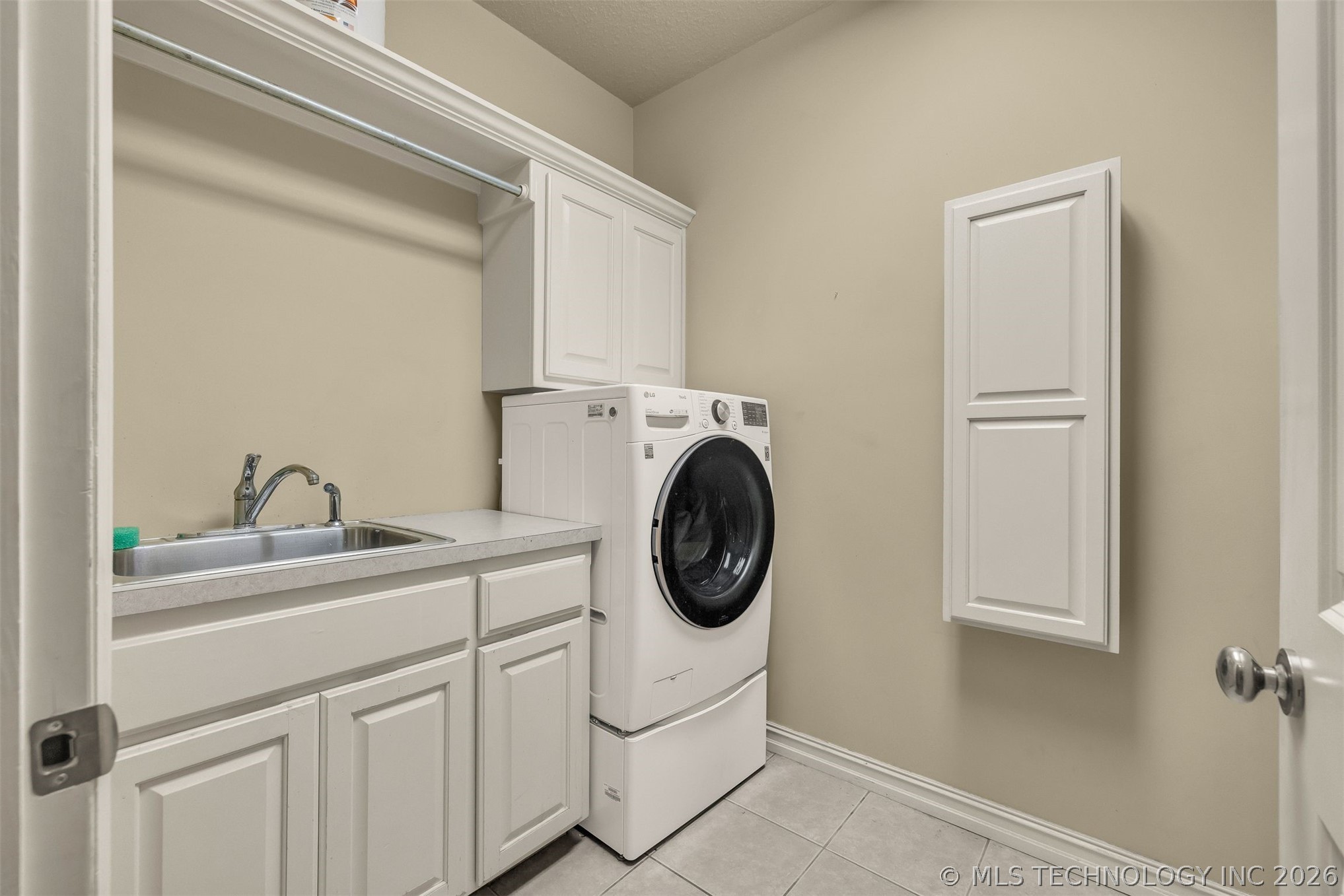 10229 S 86th East Avenue