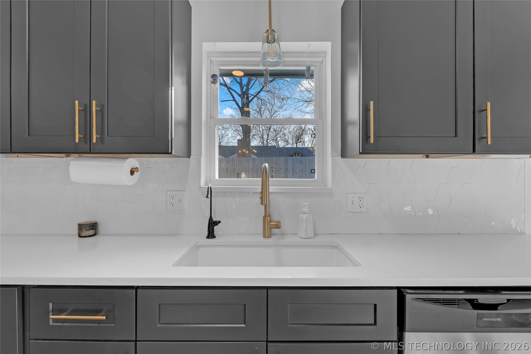 5035 S Irvington Place