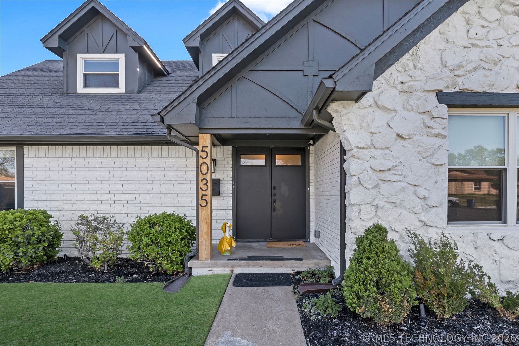 5035 S Irvington Place