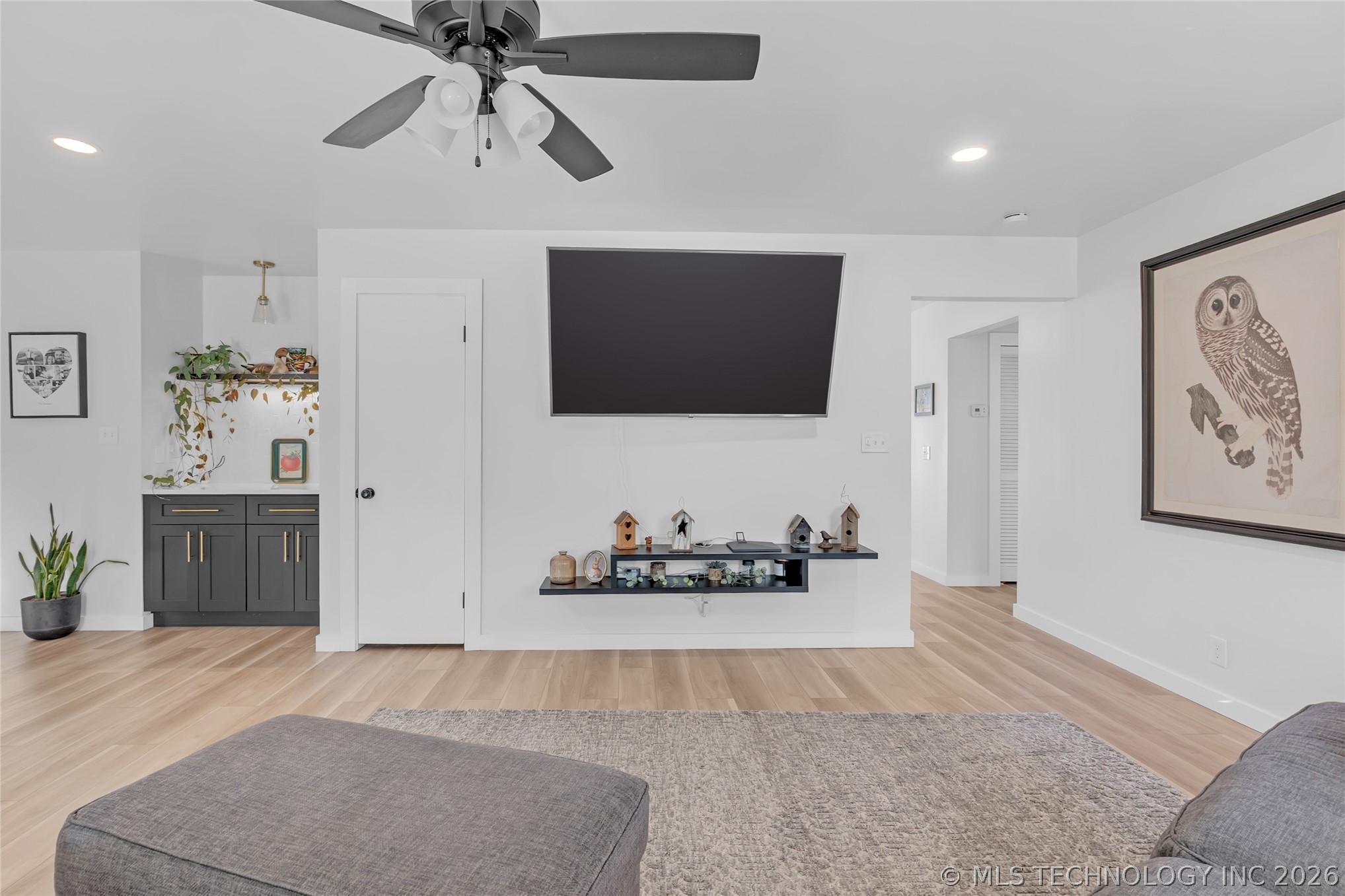 5035 S Irvington Place