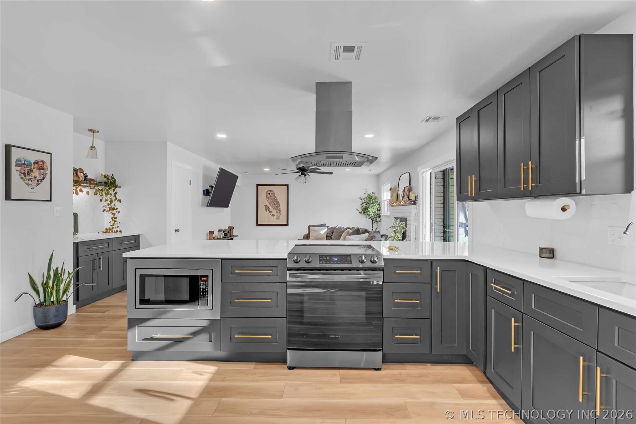 5035 S Irvington Place