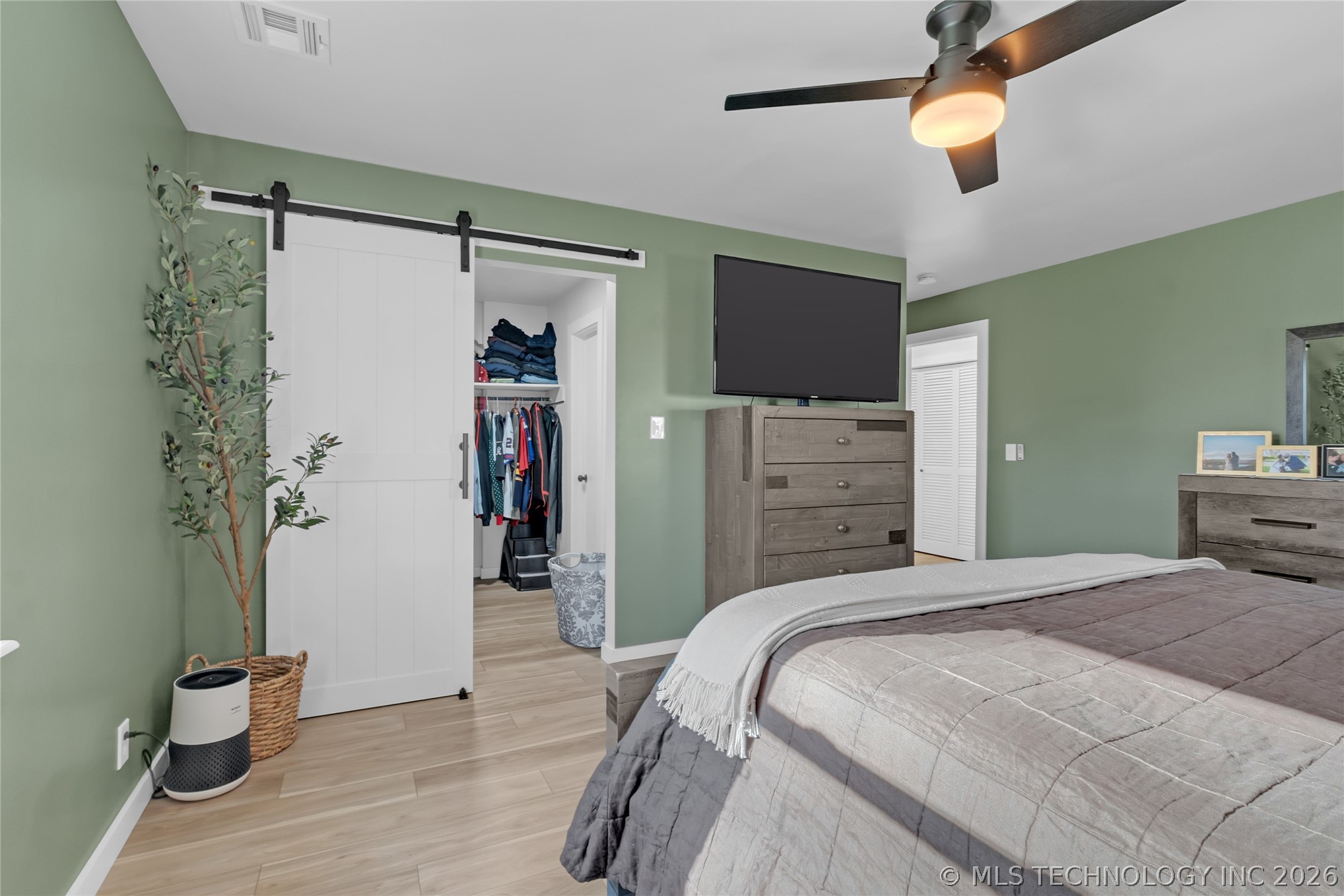 5035 S Irvington Place