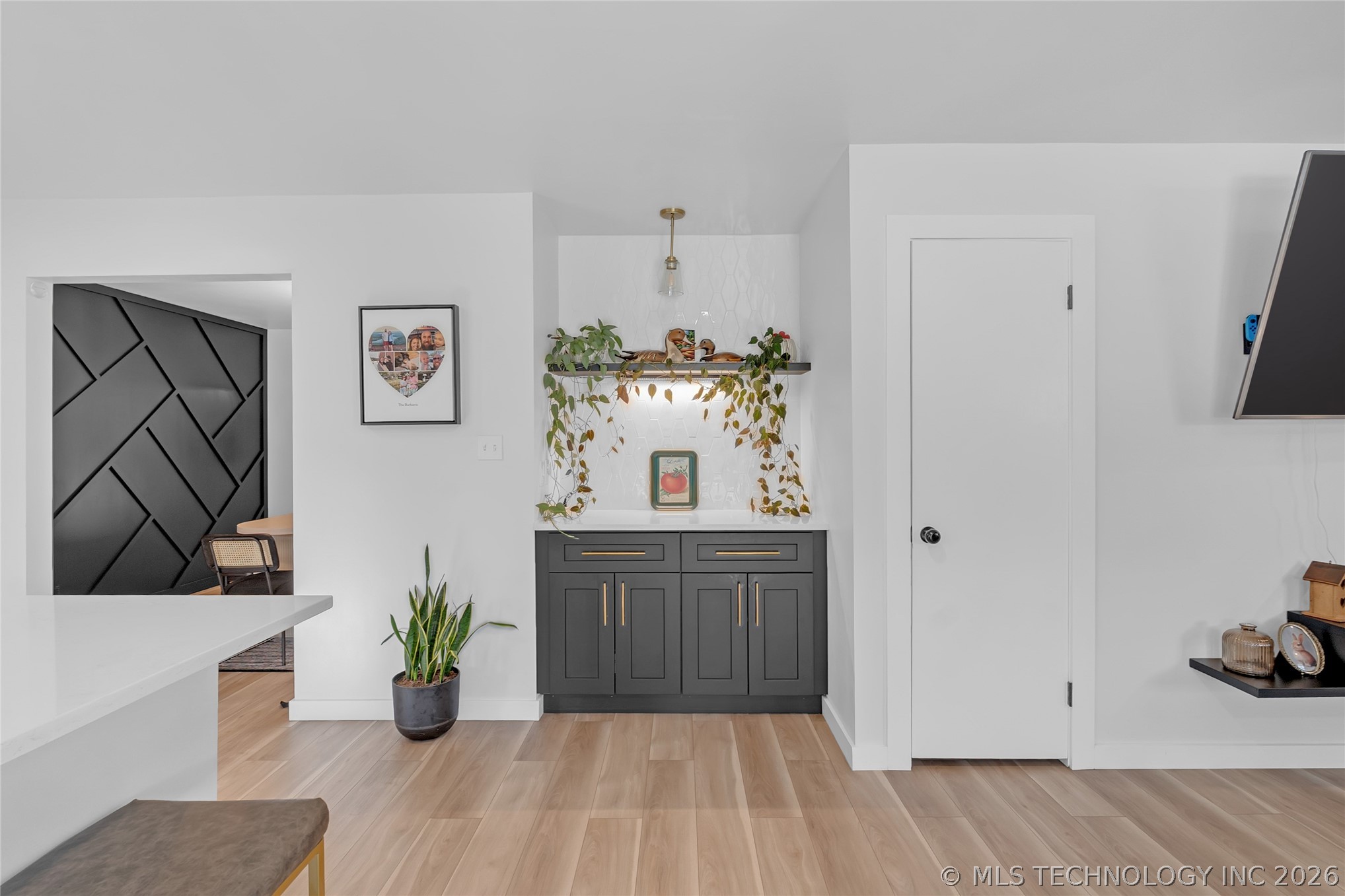 5035 S Irvington Place