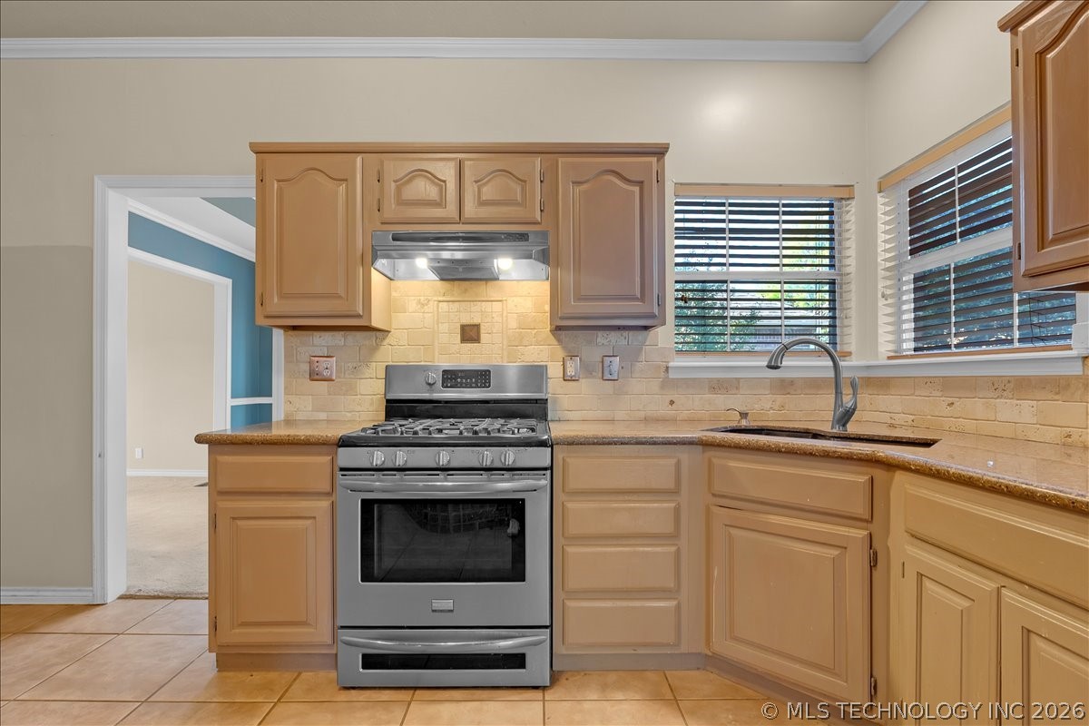 1312 N Willow Avenue