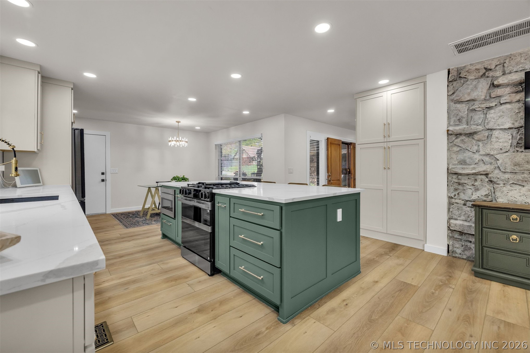4222 E 108th Street