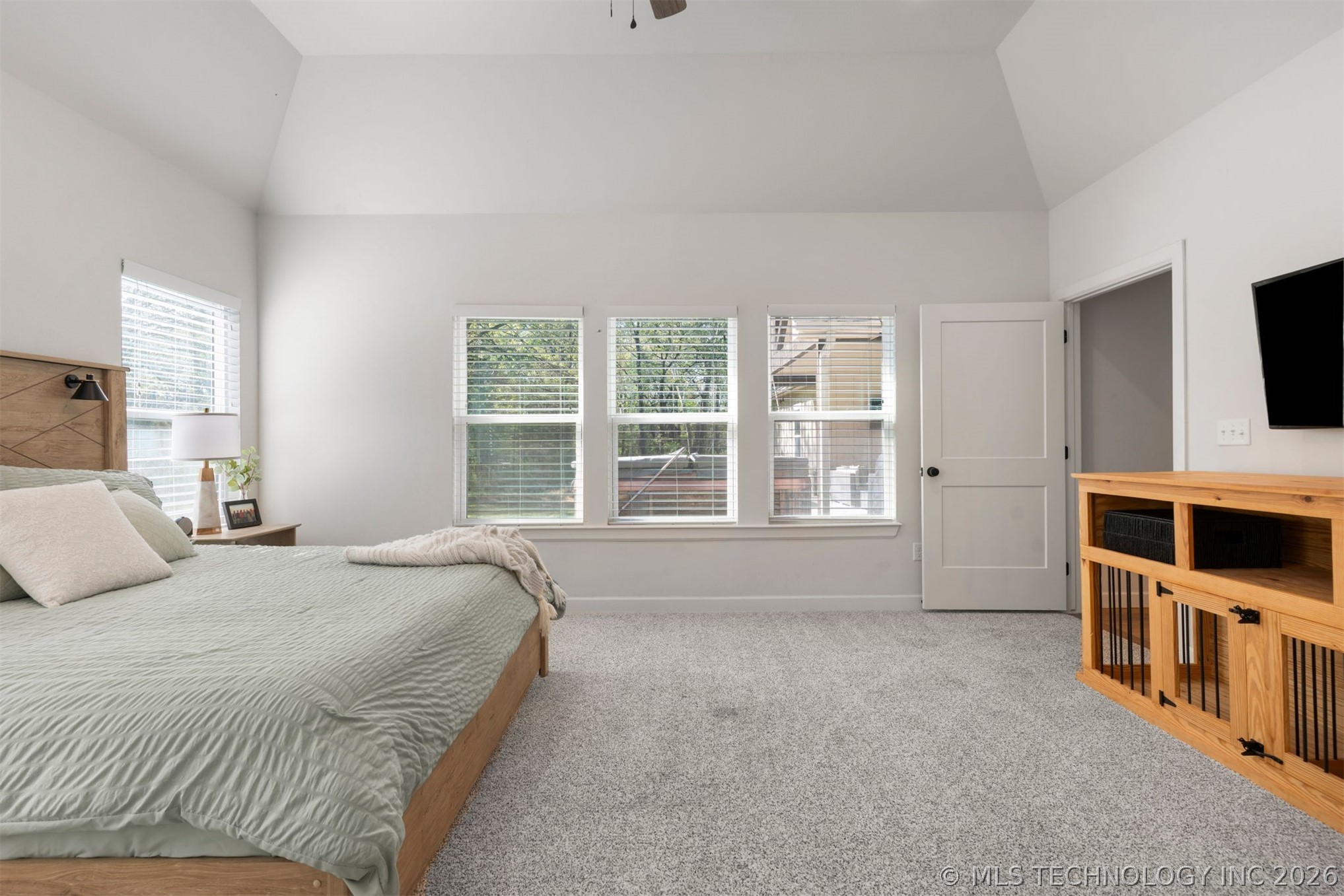 1932 E Line Avenue