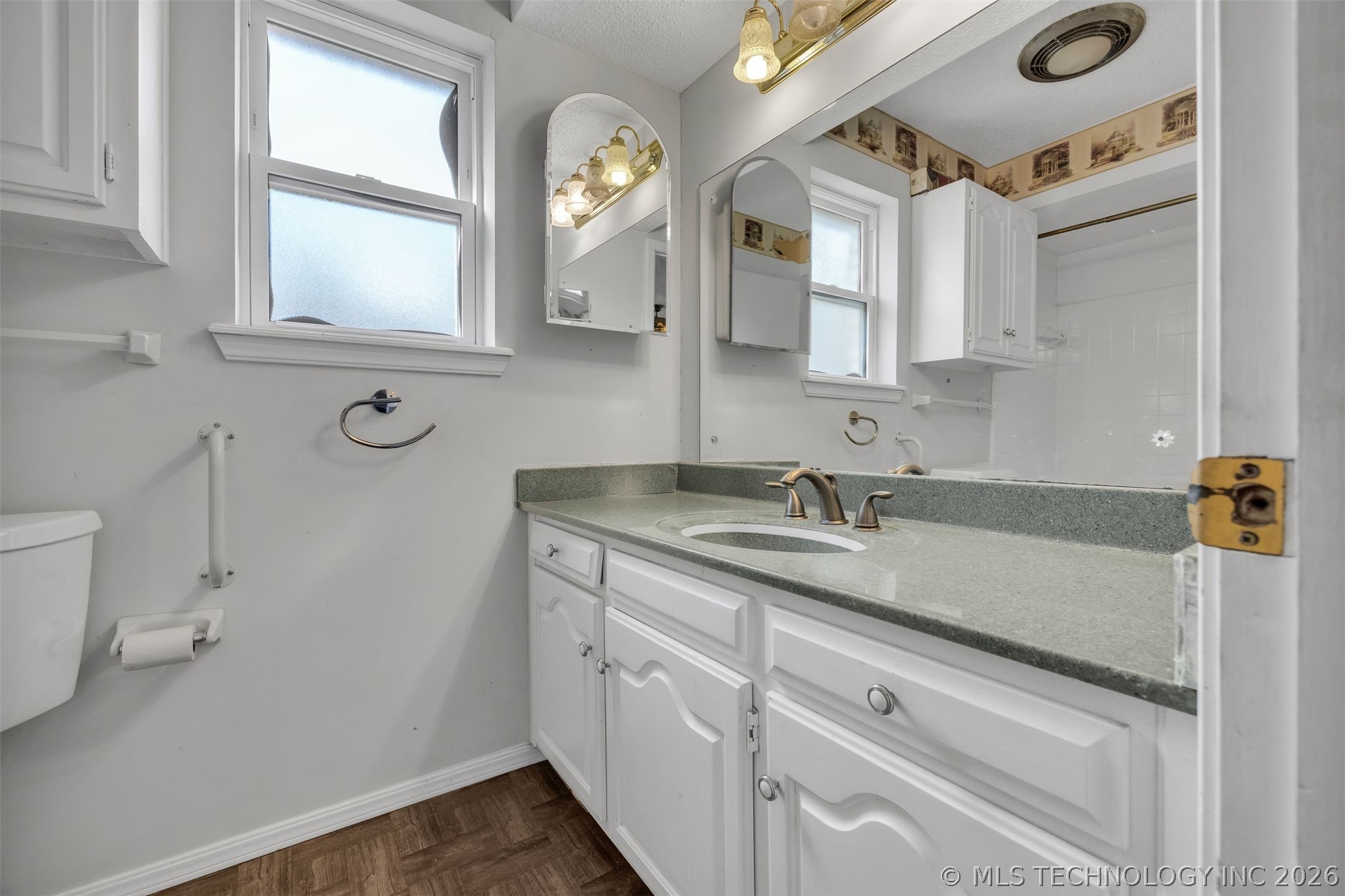 6350 S 72nd East Avenue