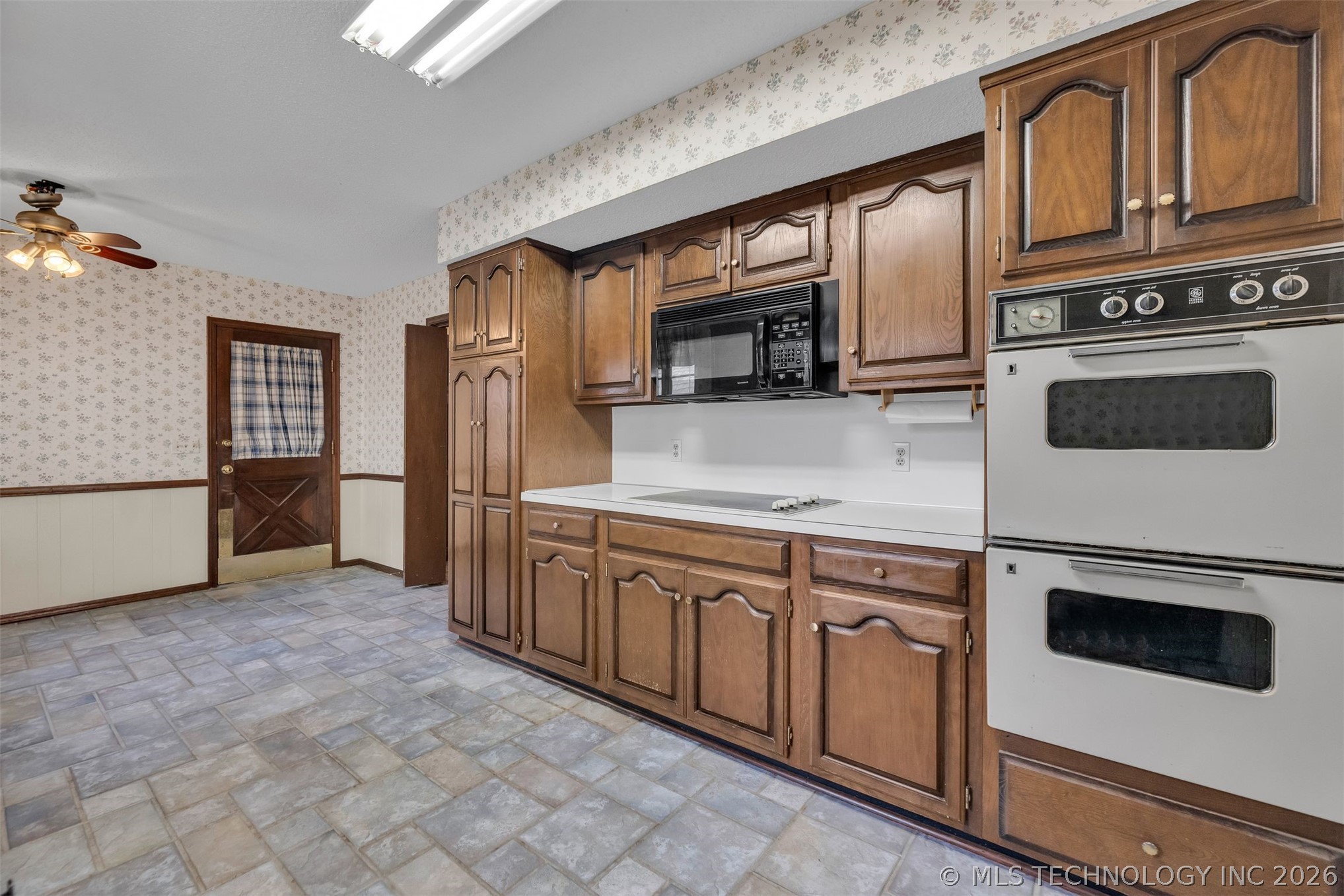 6350 S 72nd East Avenue