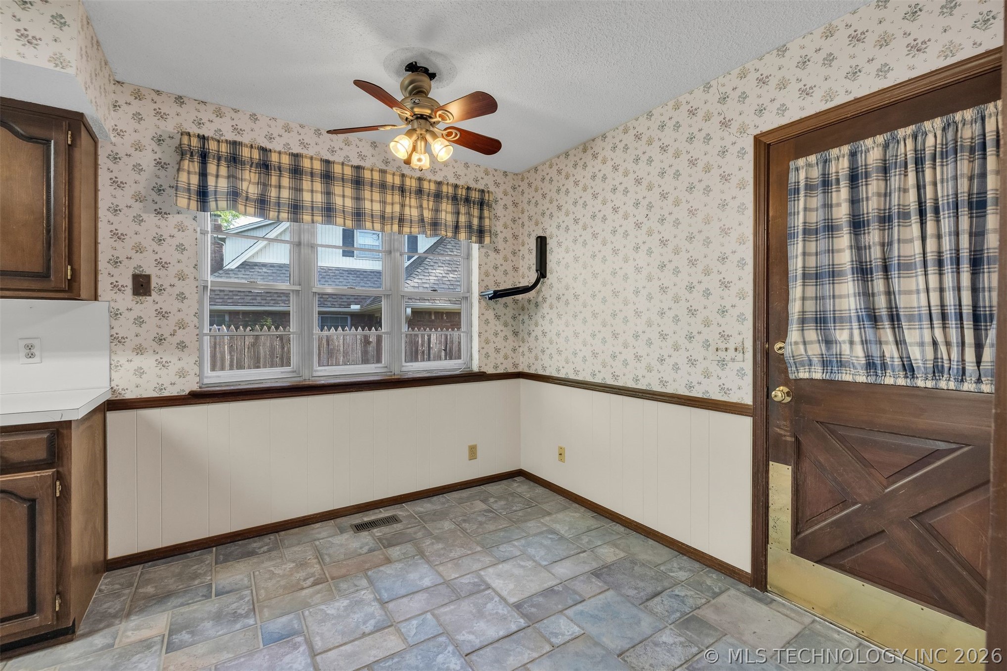 6350 S 72nd East Avenue