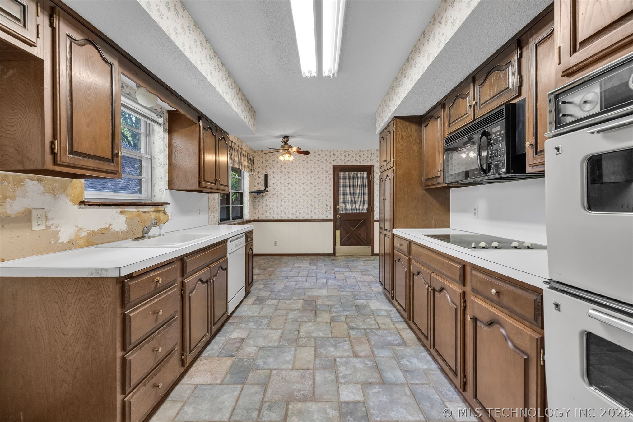 6350 S 72nd East Avenue