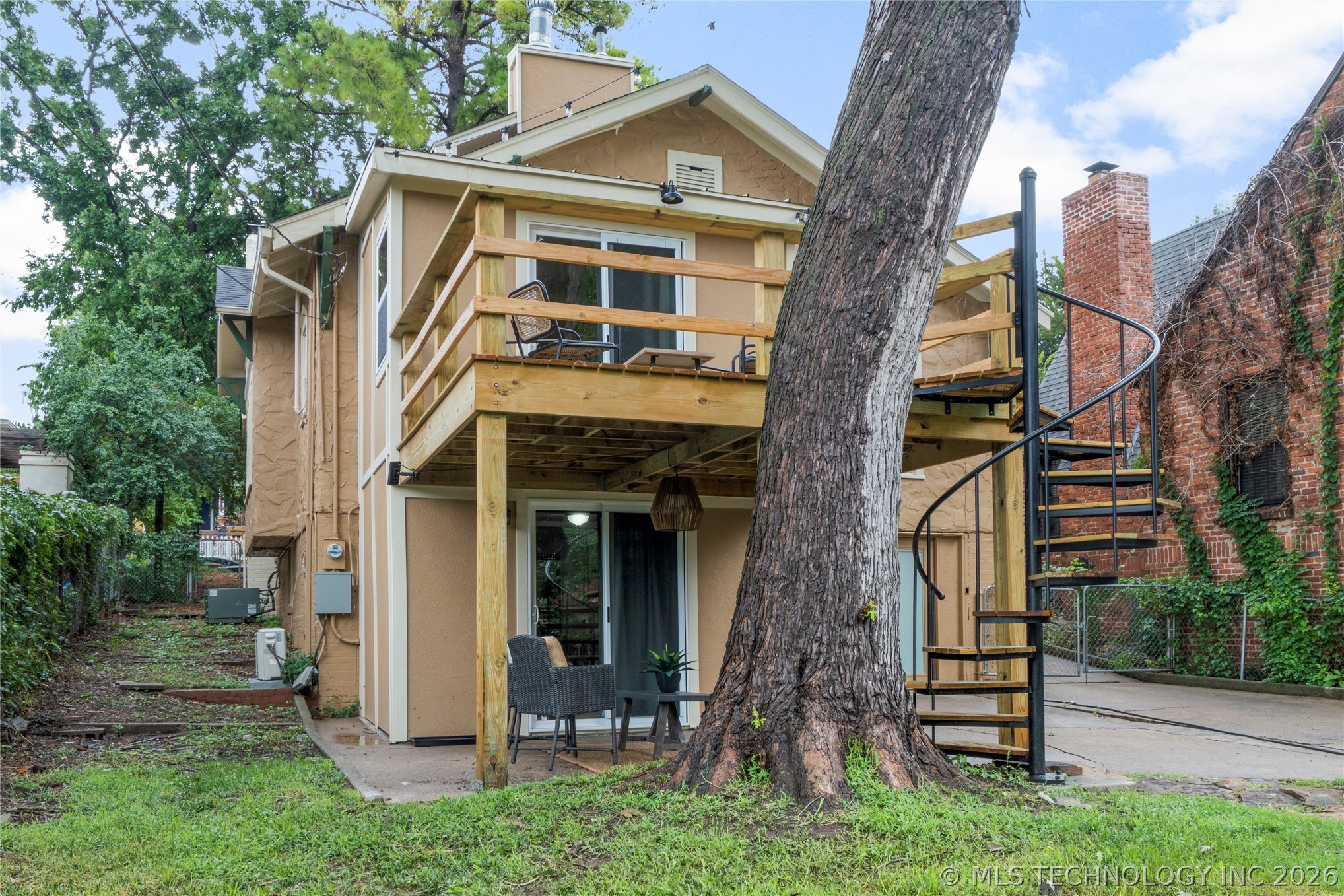 1516 S Elwood Avenue