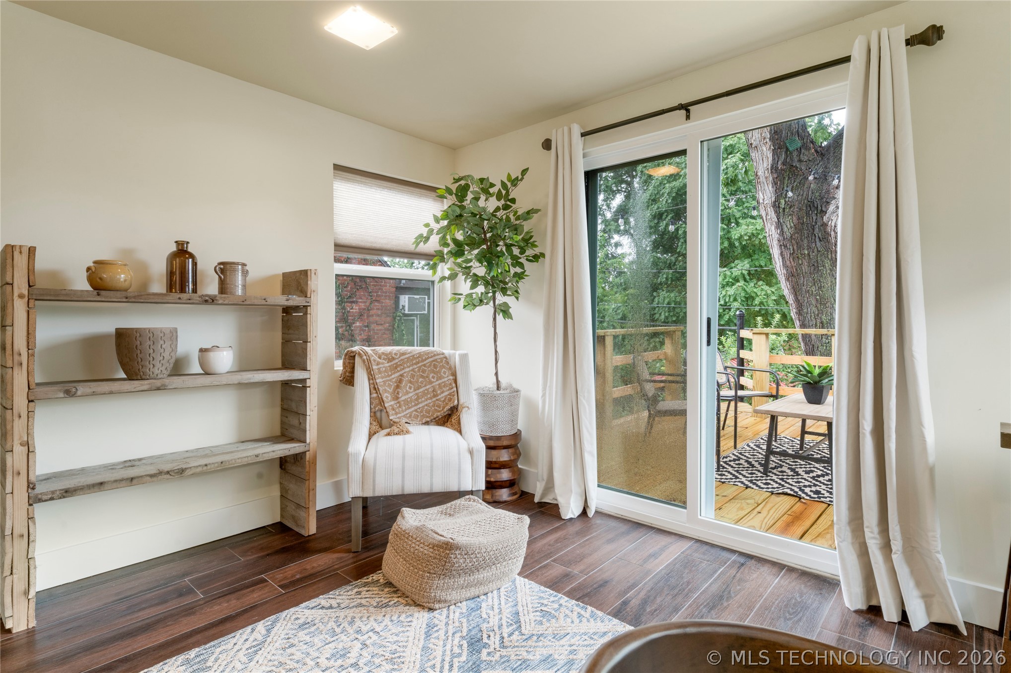 1516 S Elwood Avenue