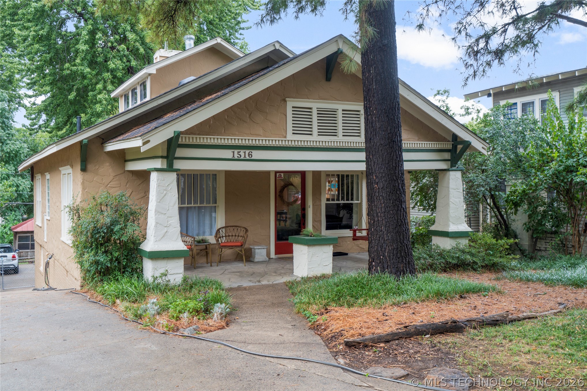1516 S Elwood Avenue