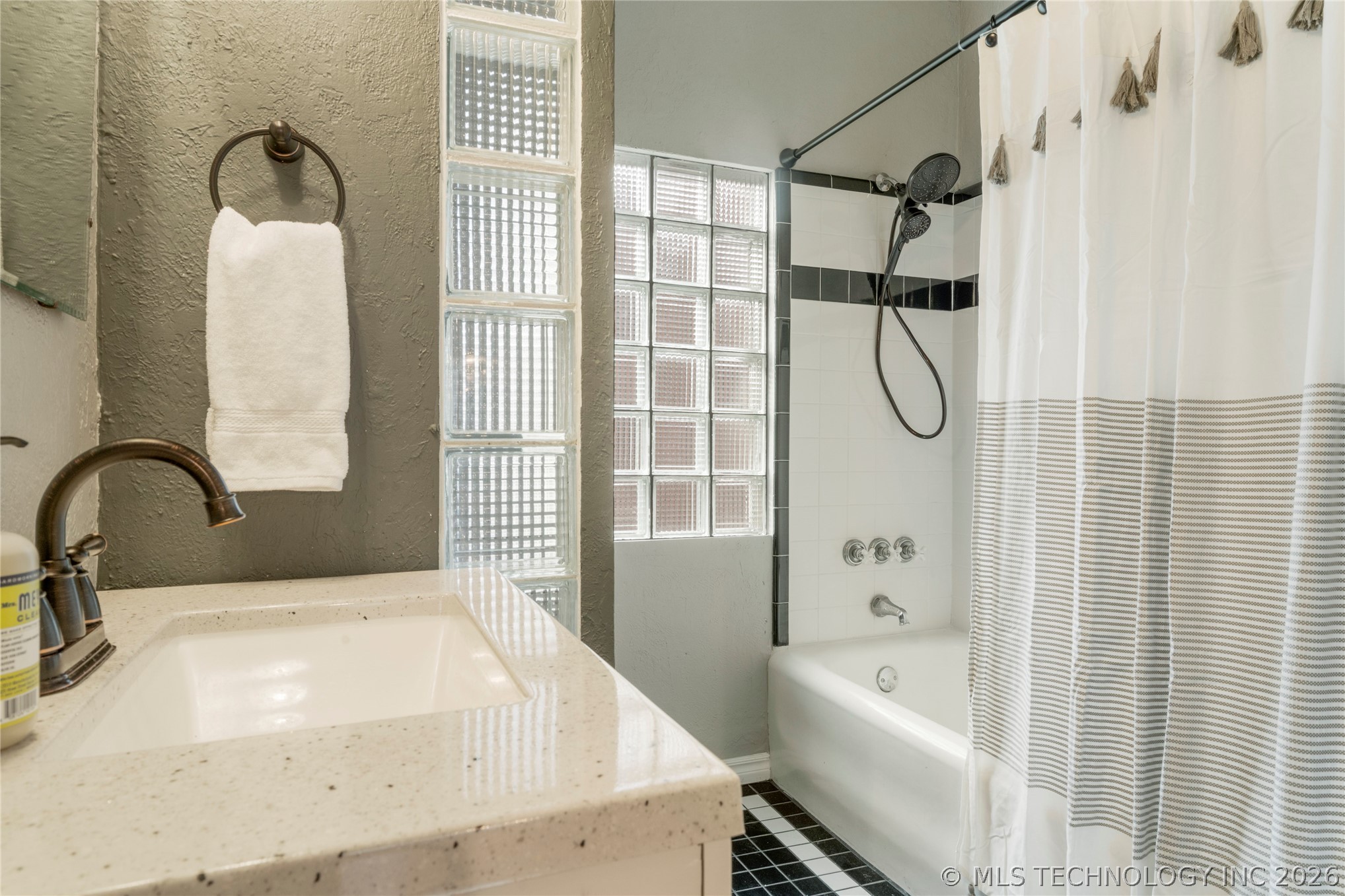 1516 S Elwood Avenue