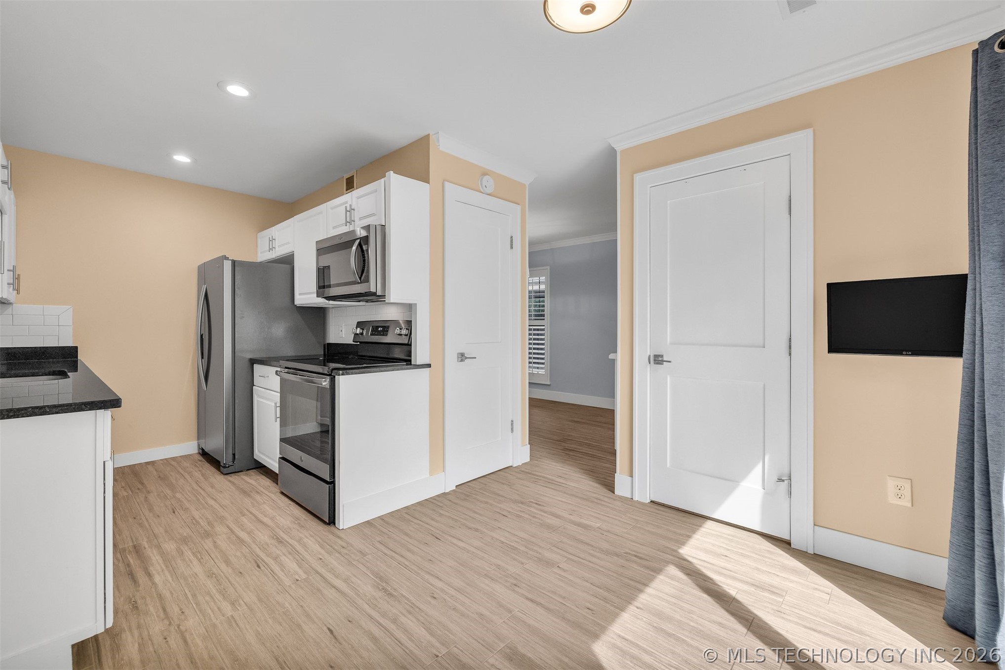 205 W 17th Street 205G