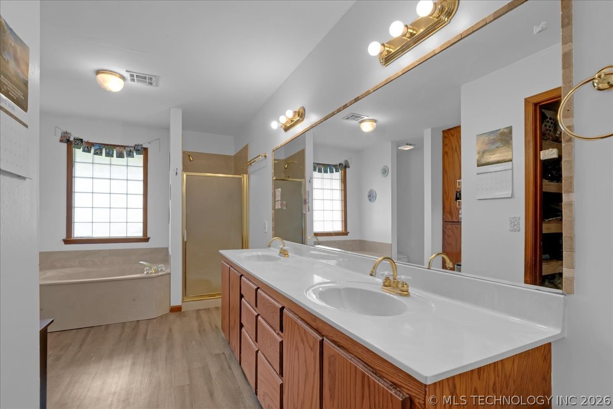 1421 S 257th East Avenue