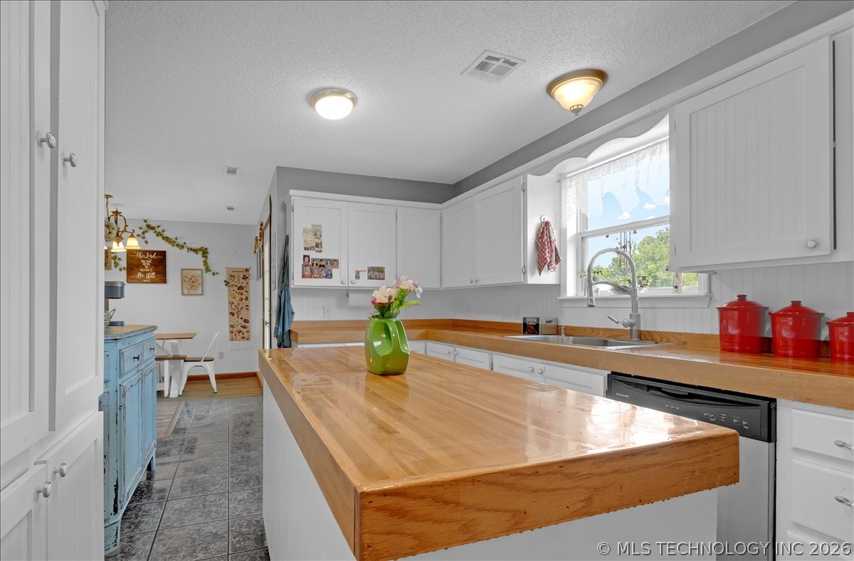 1421 S 257th East Avenue