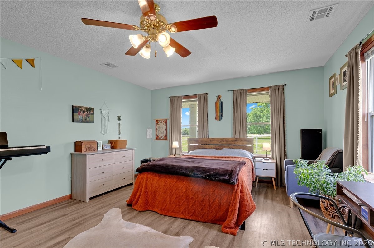 1421 S 257th East Avenue