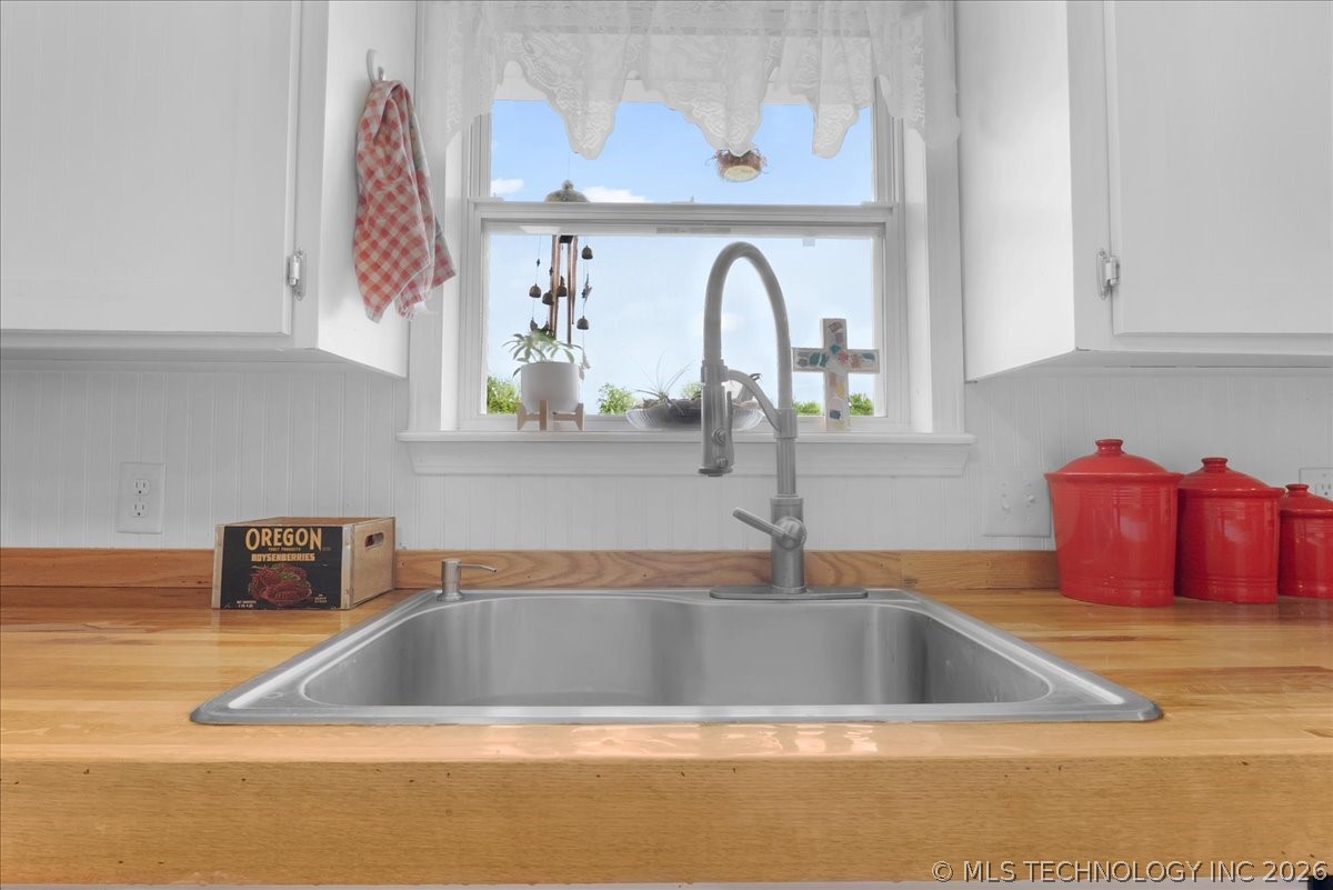 1421 S 257th East Avenue