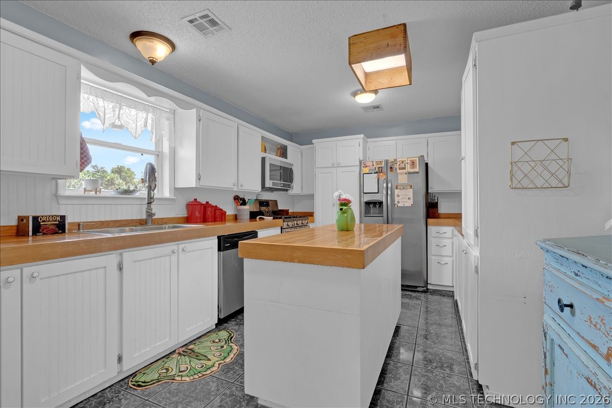 1421 S 257th East Avenue