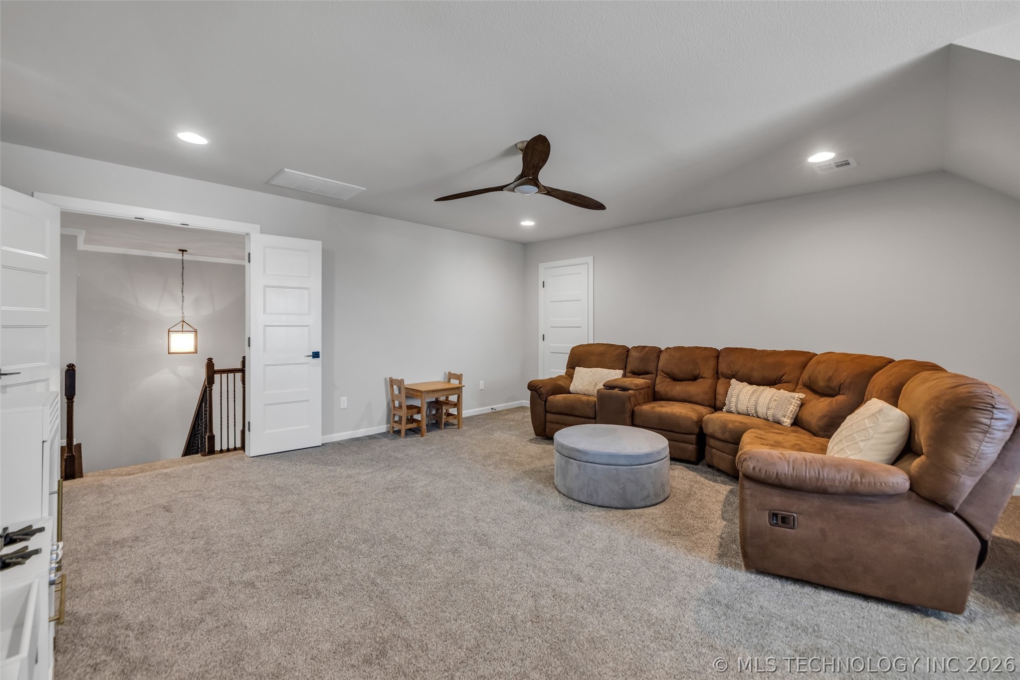 8711 S Phoenix Place