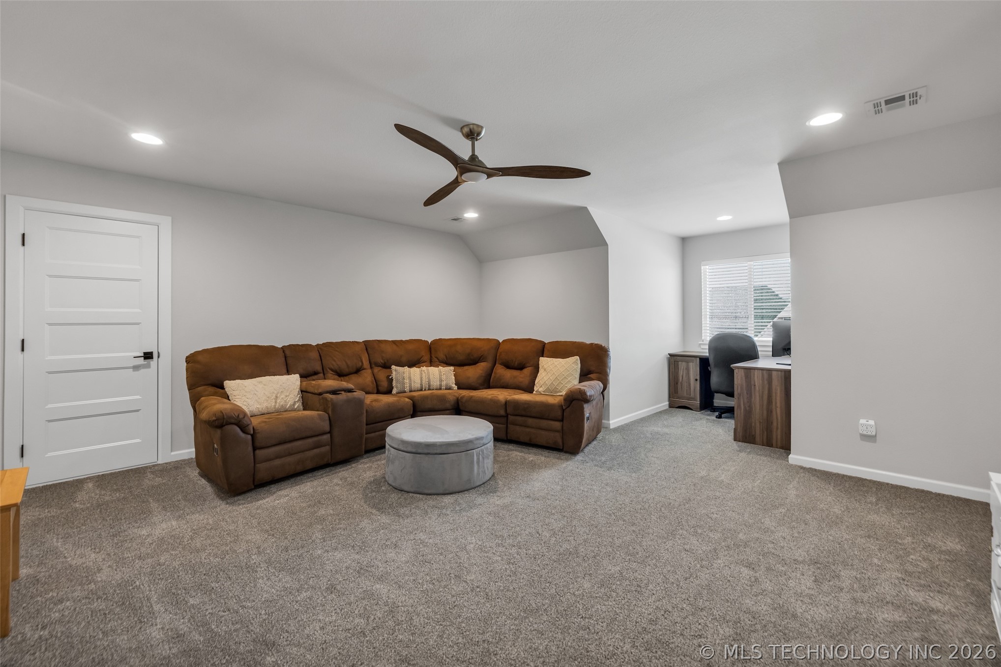 8711 S Phoenix Place