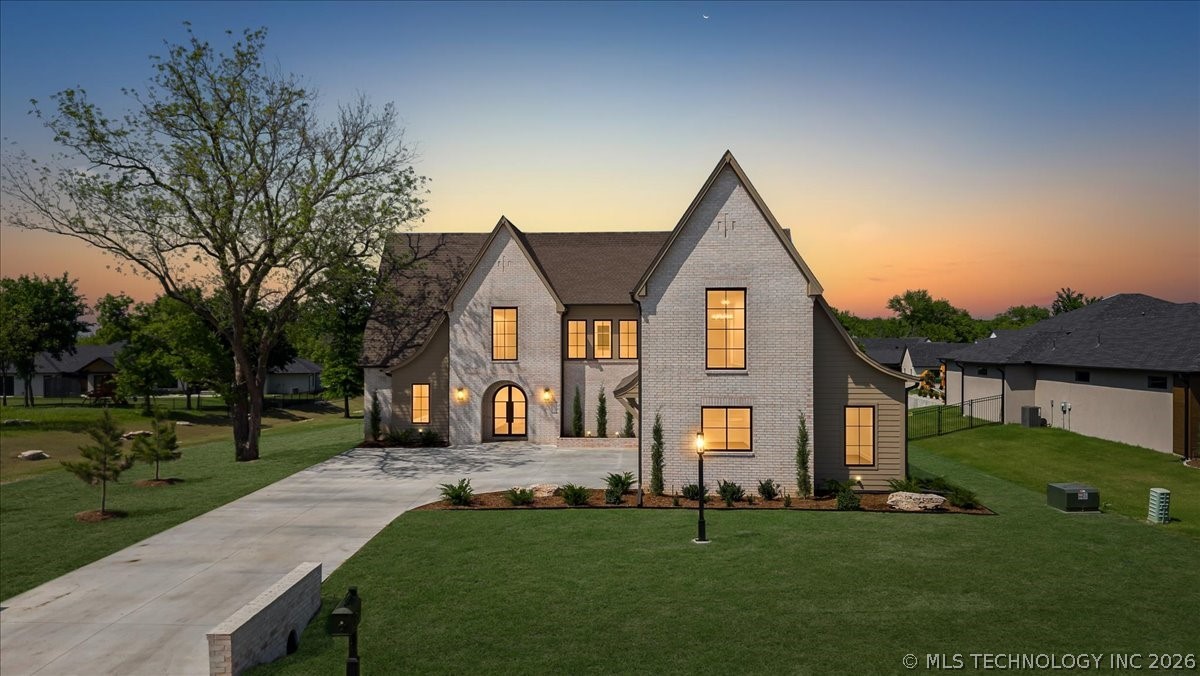 17683 E White Tail Cove