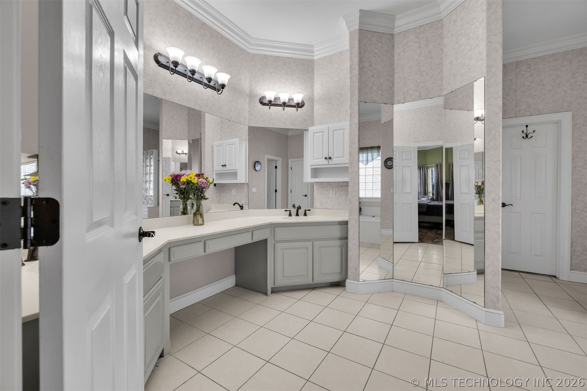 600 Laury Lane