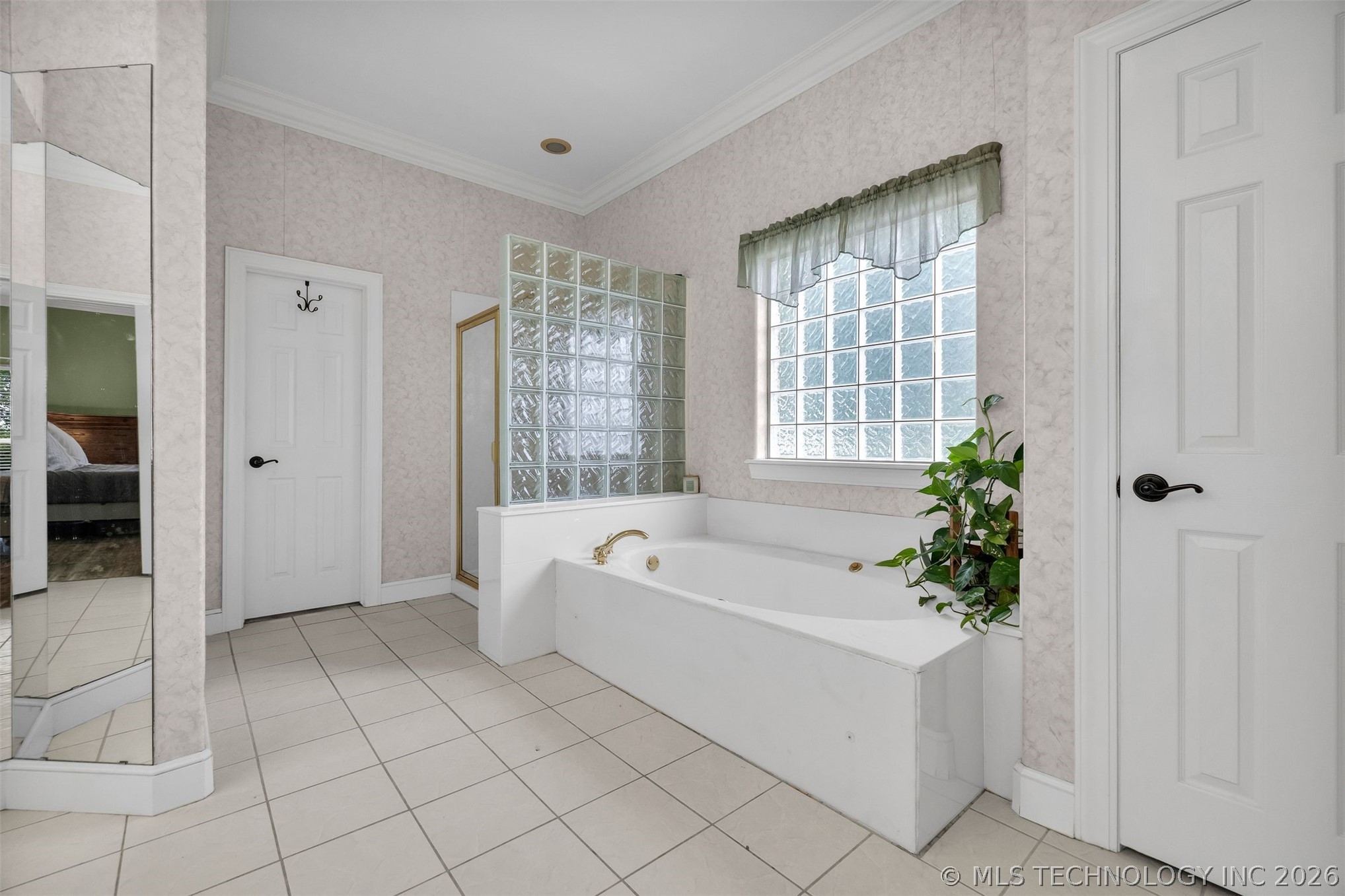 600 Laury Lane