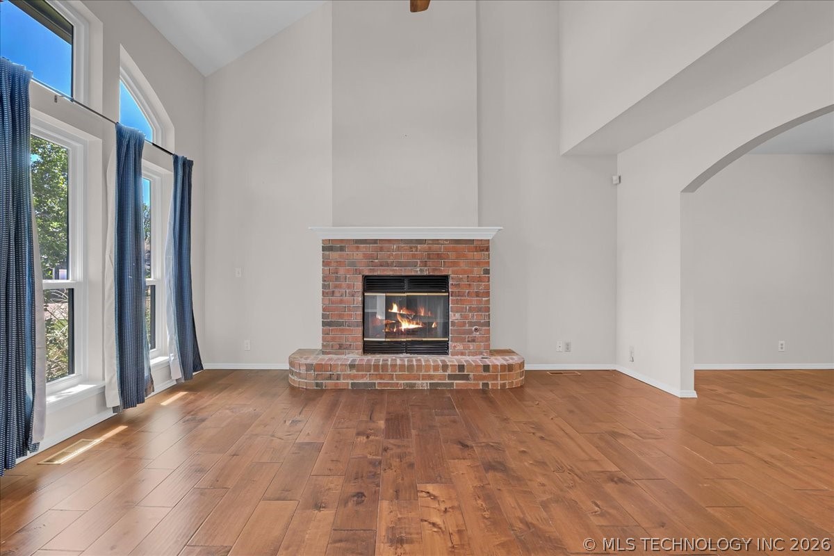 2412 W Twin Oaks Street
