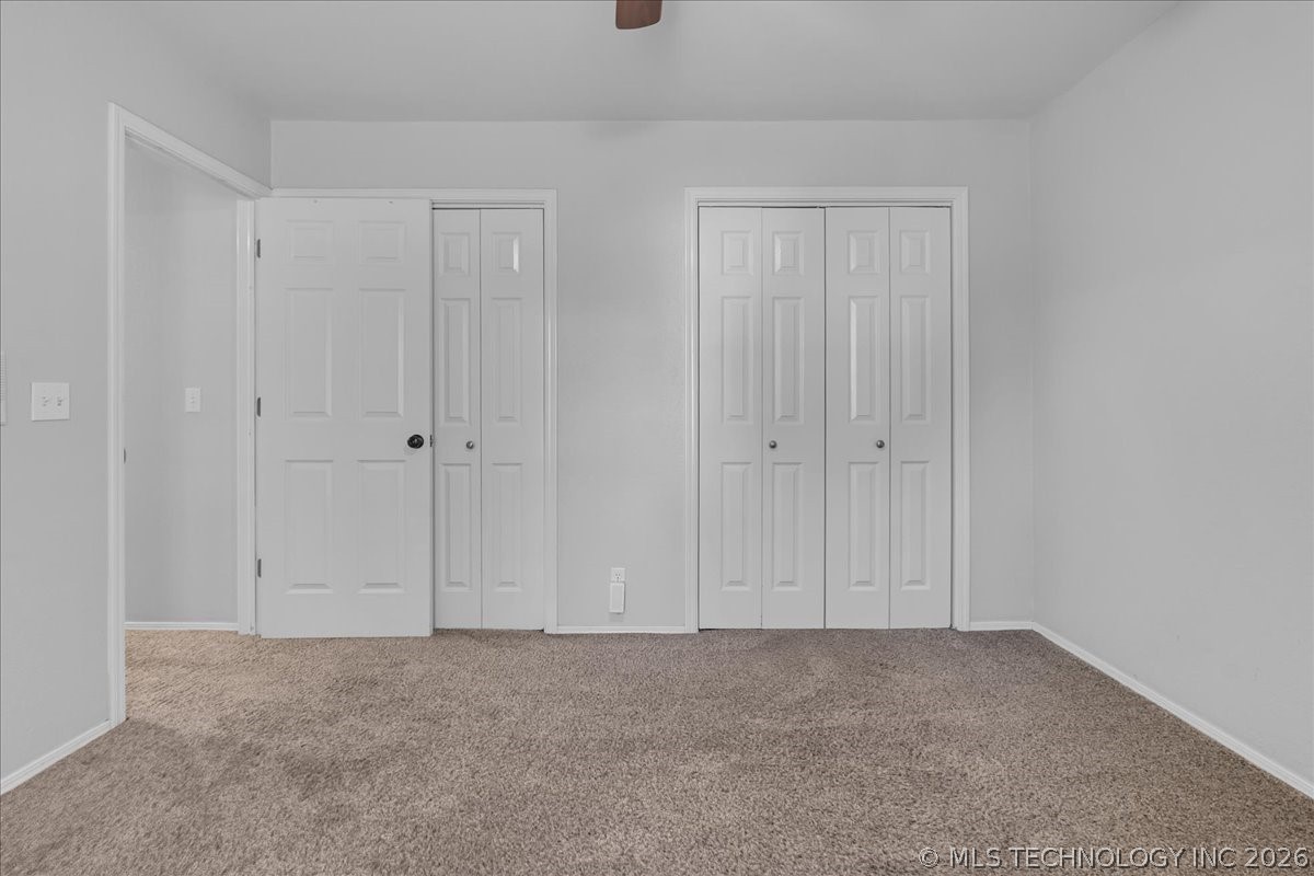 2412 W Twin Oaks Street