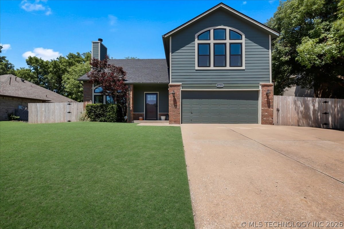 2412 W Twin Oaks Street