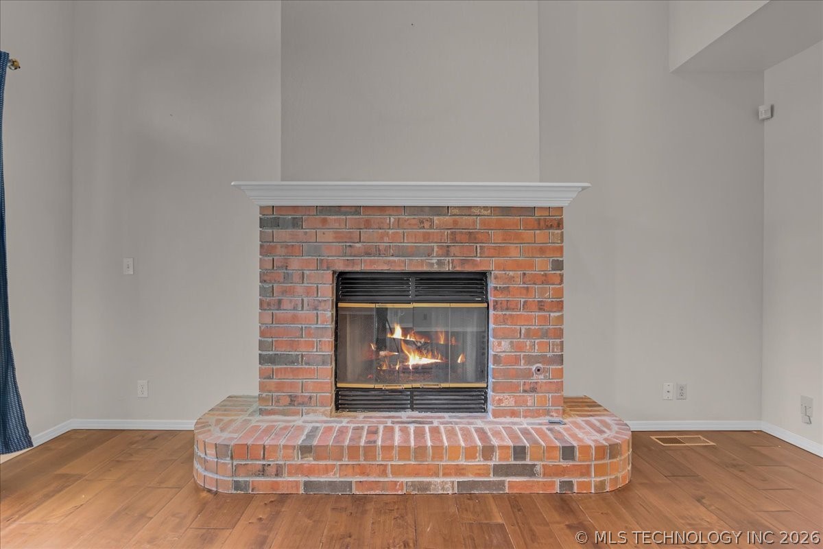 2412 W Twin Oaks Street