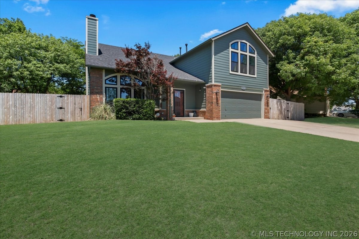 2412 W Twin Oaks Street