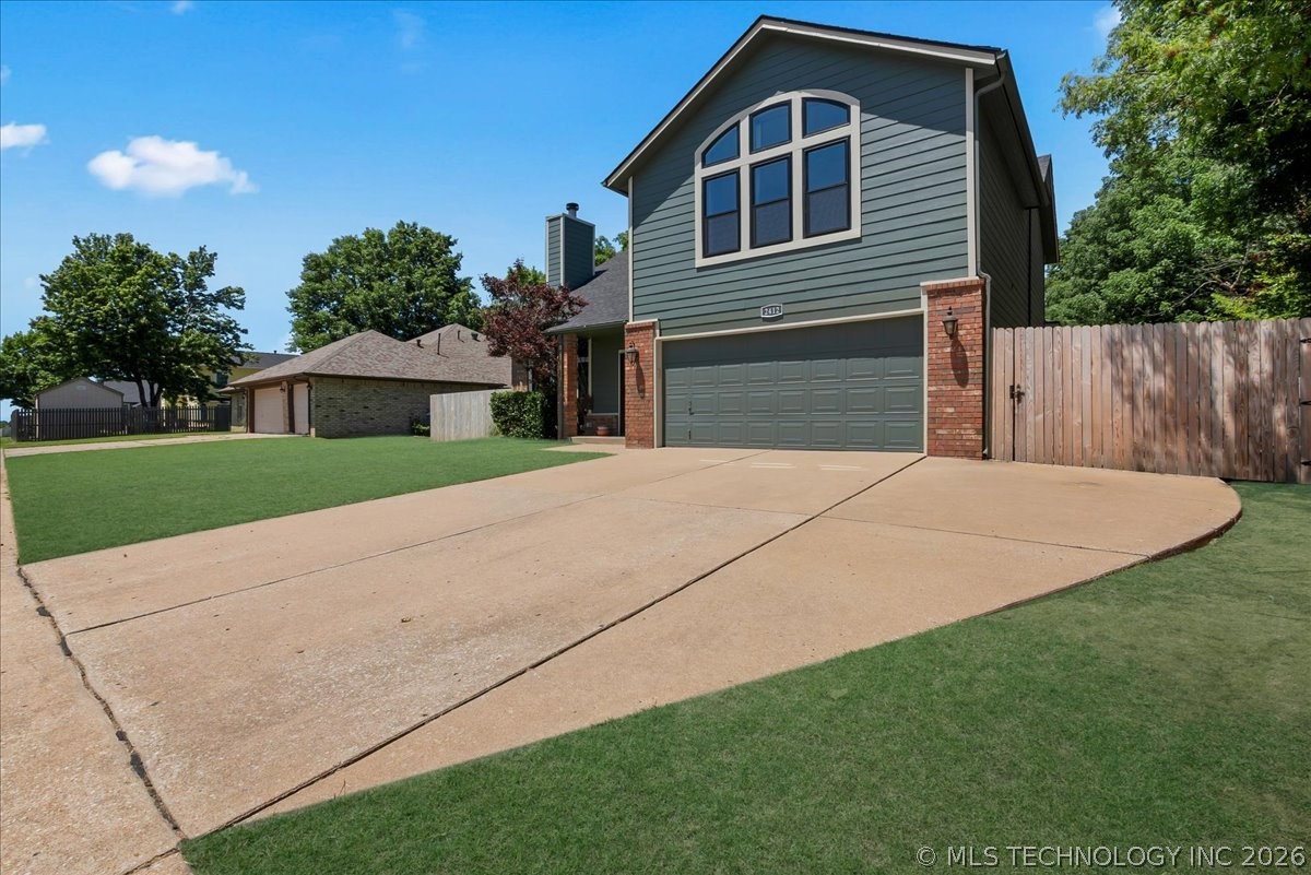 2412 W Twin Oaks Street