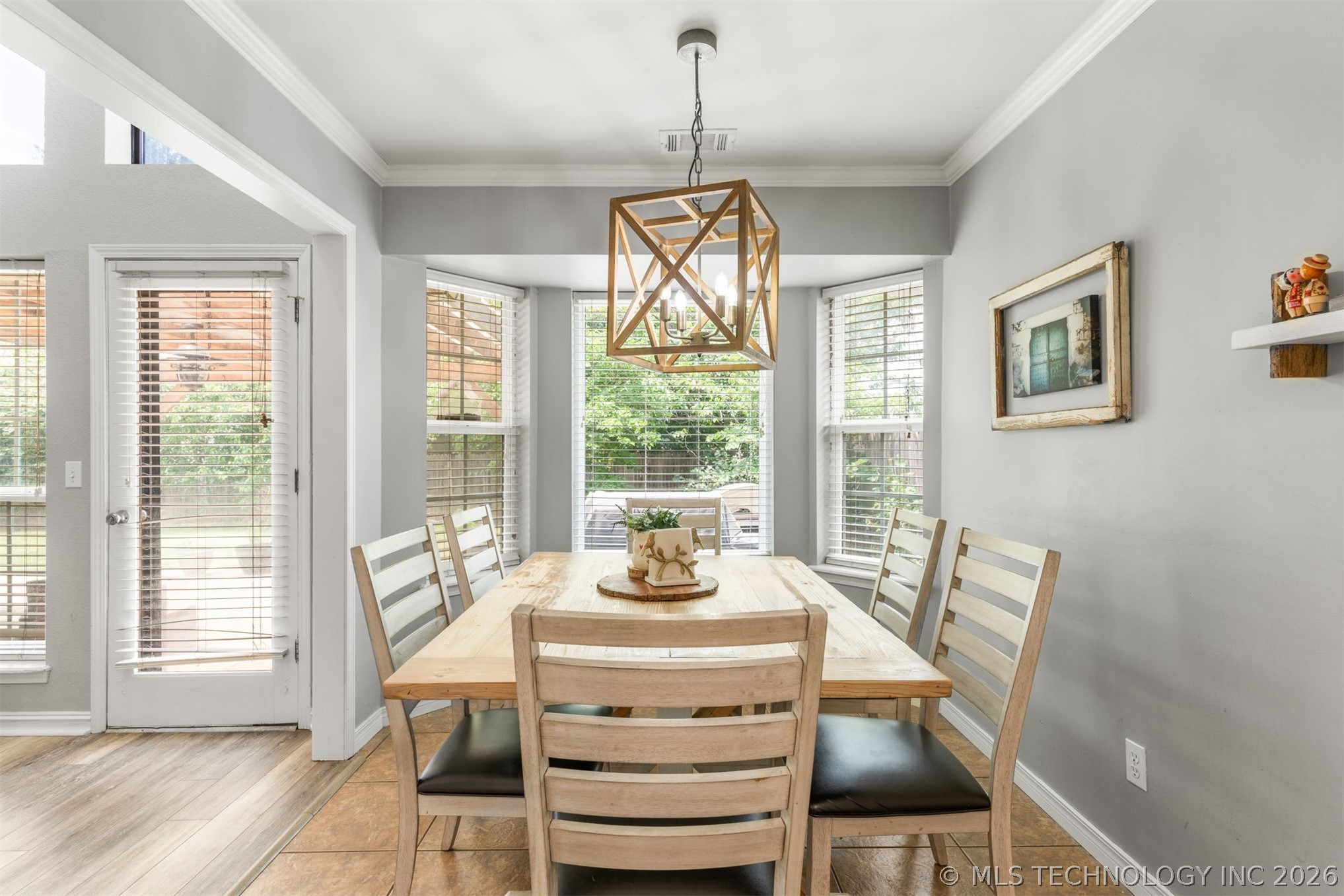 600 S Hemlock Avenue