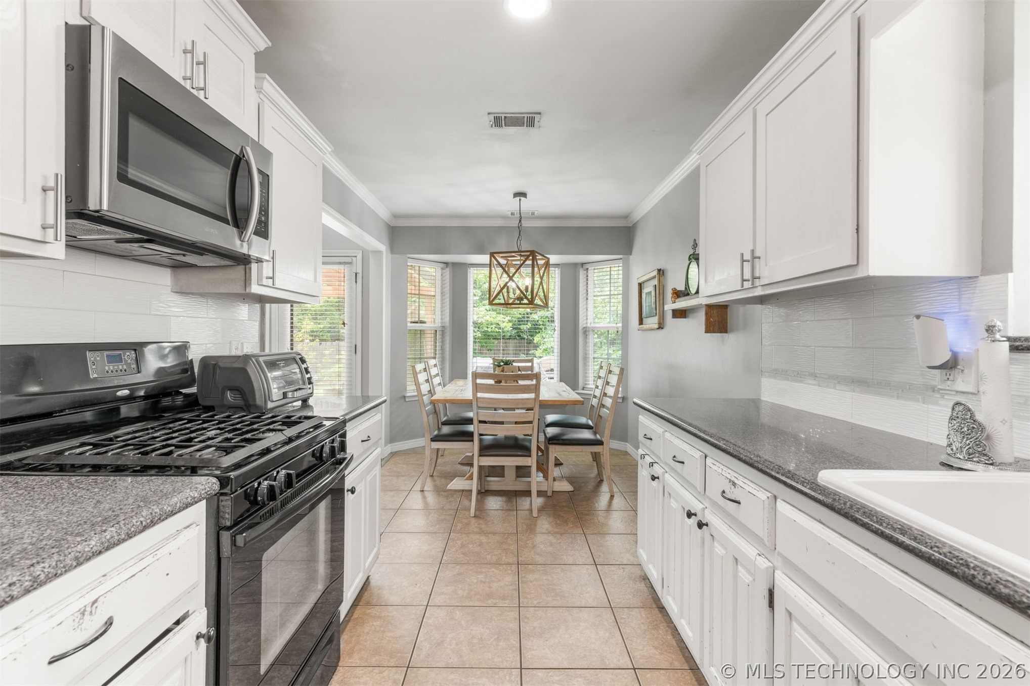 600 S Hemlock Avenue