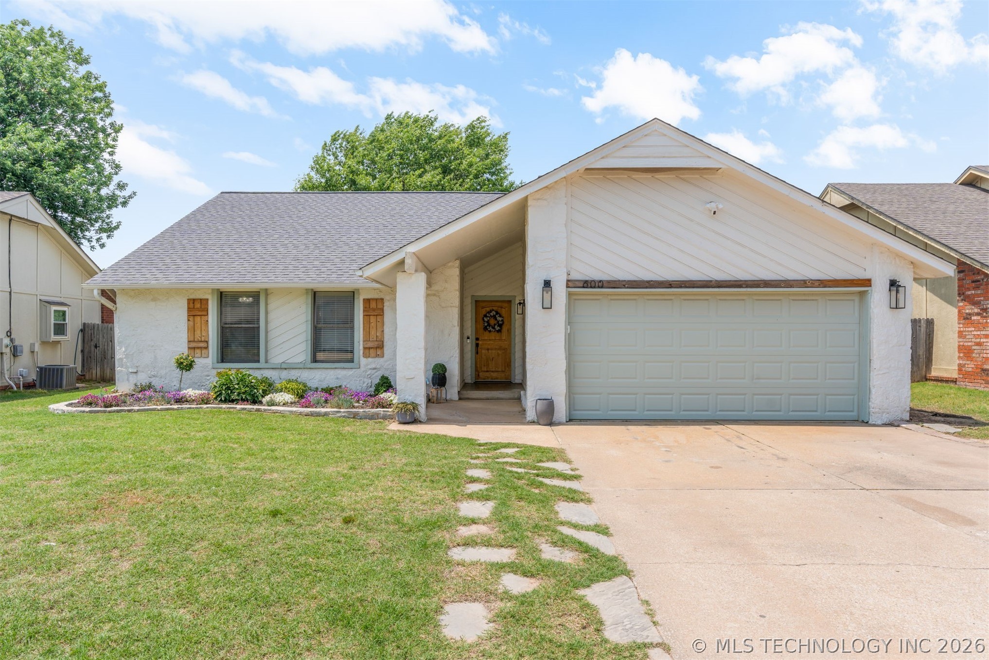 600 S Hemlock Avenue