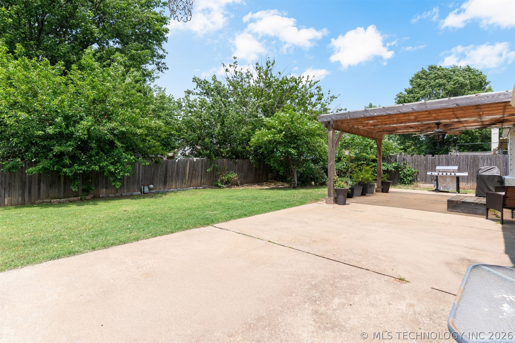 600 S Hemlock Avenue