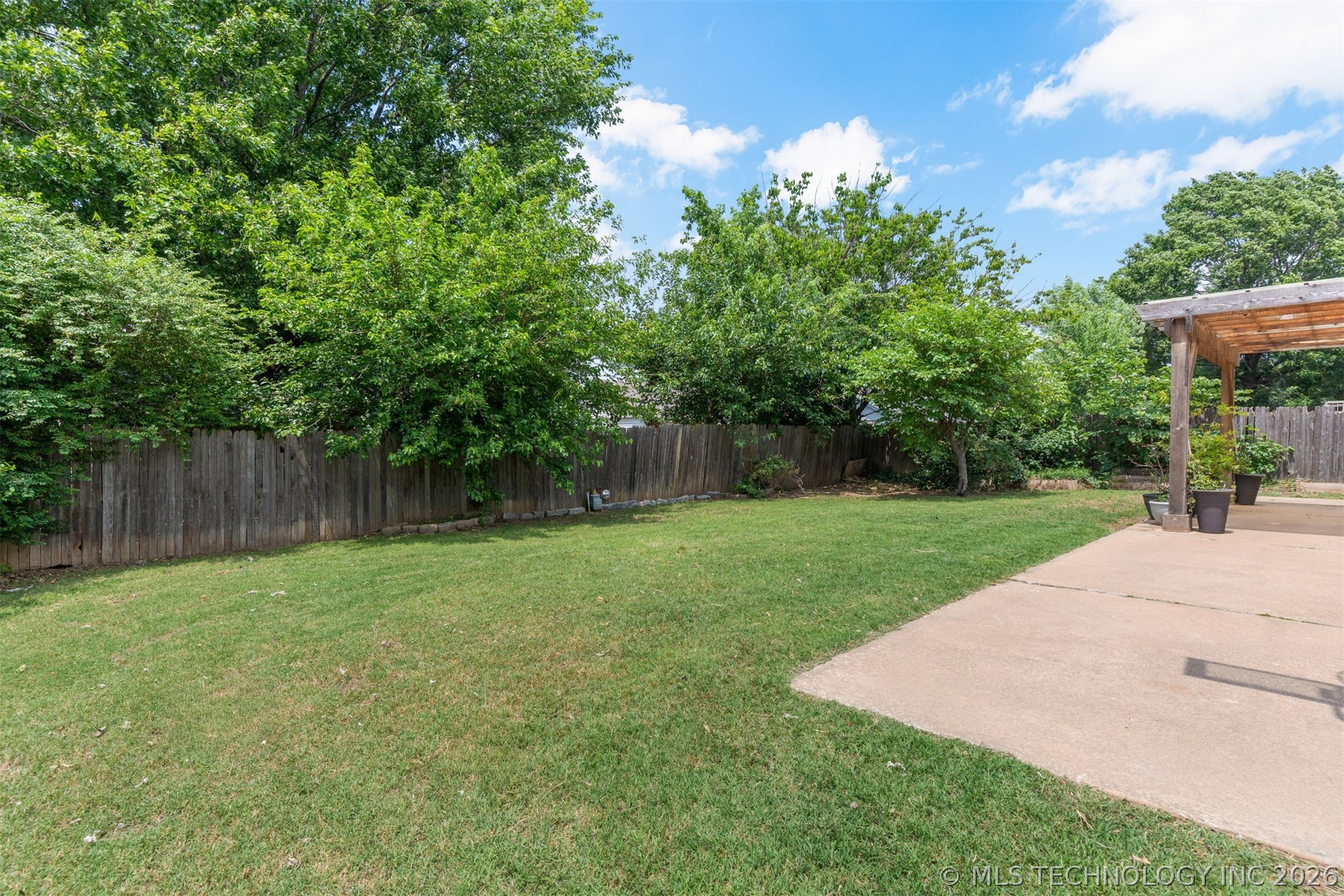 600 S Hemlock Avenue