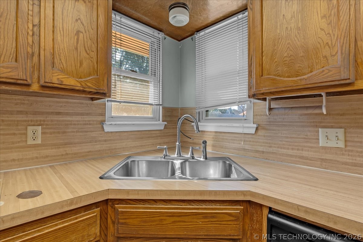 1313 W Orlando Place