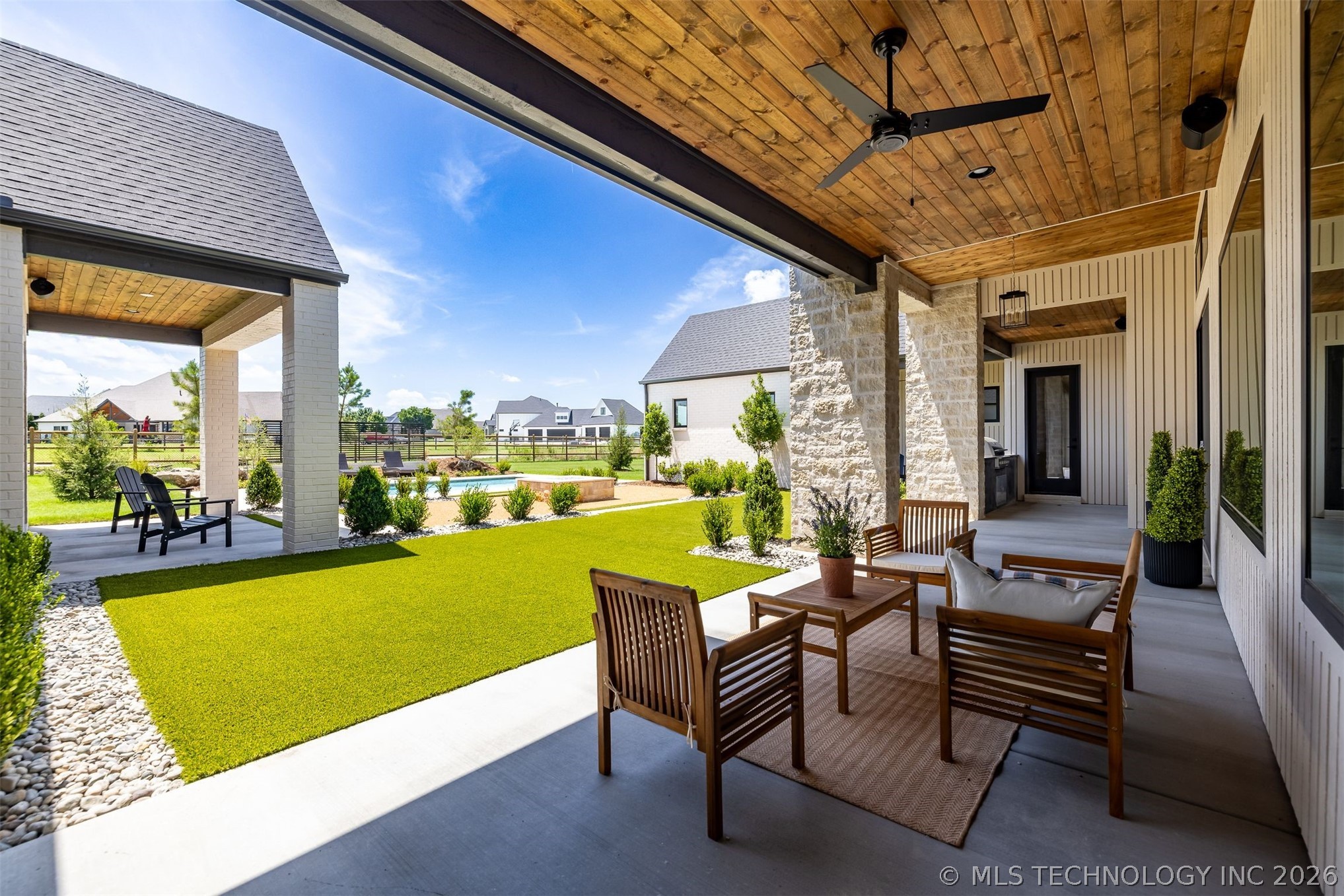 17254 E White Tail Cove