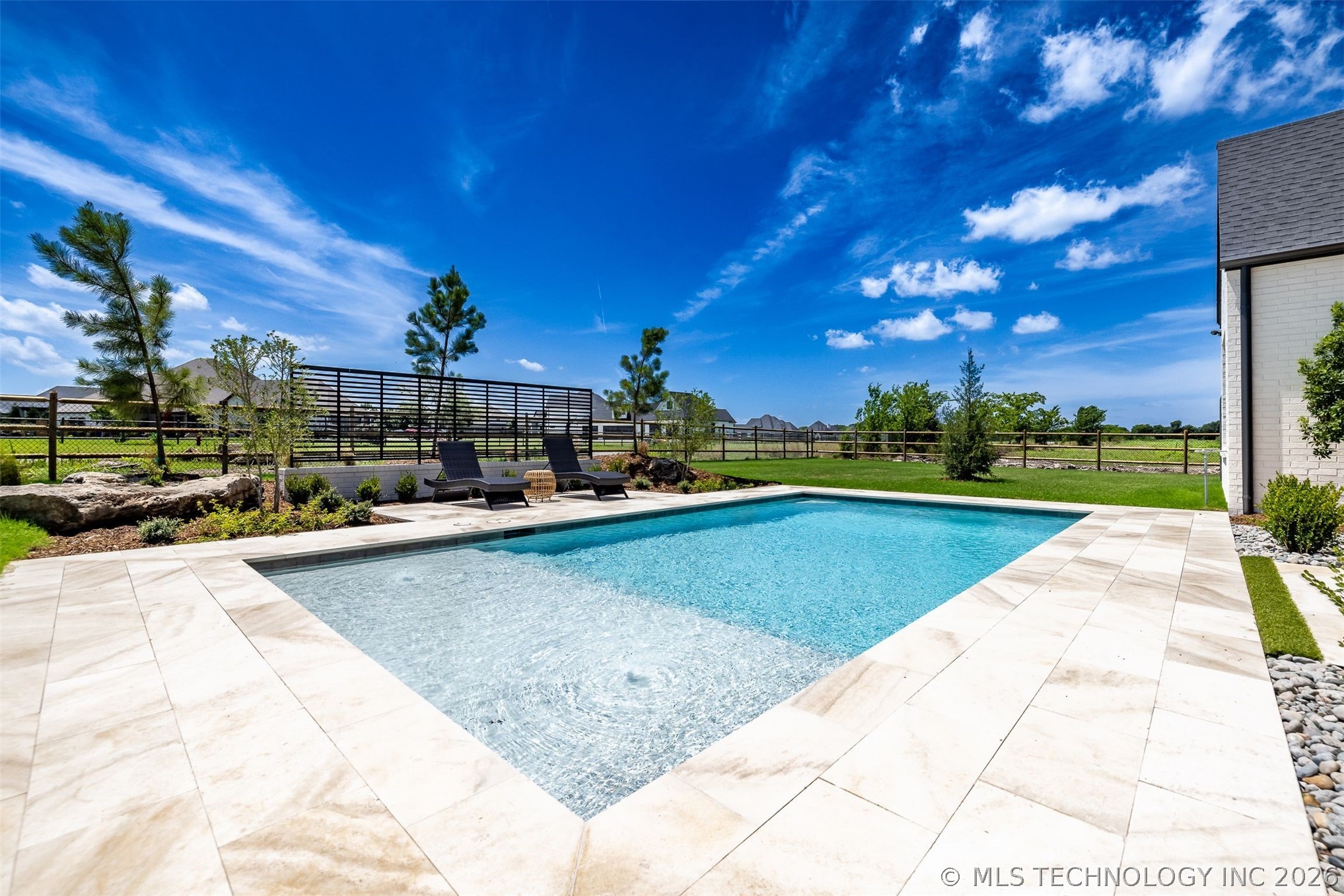 17254 E White Tail Cove
