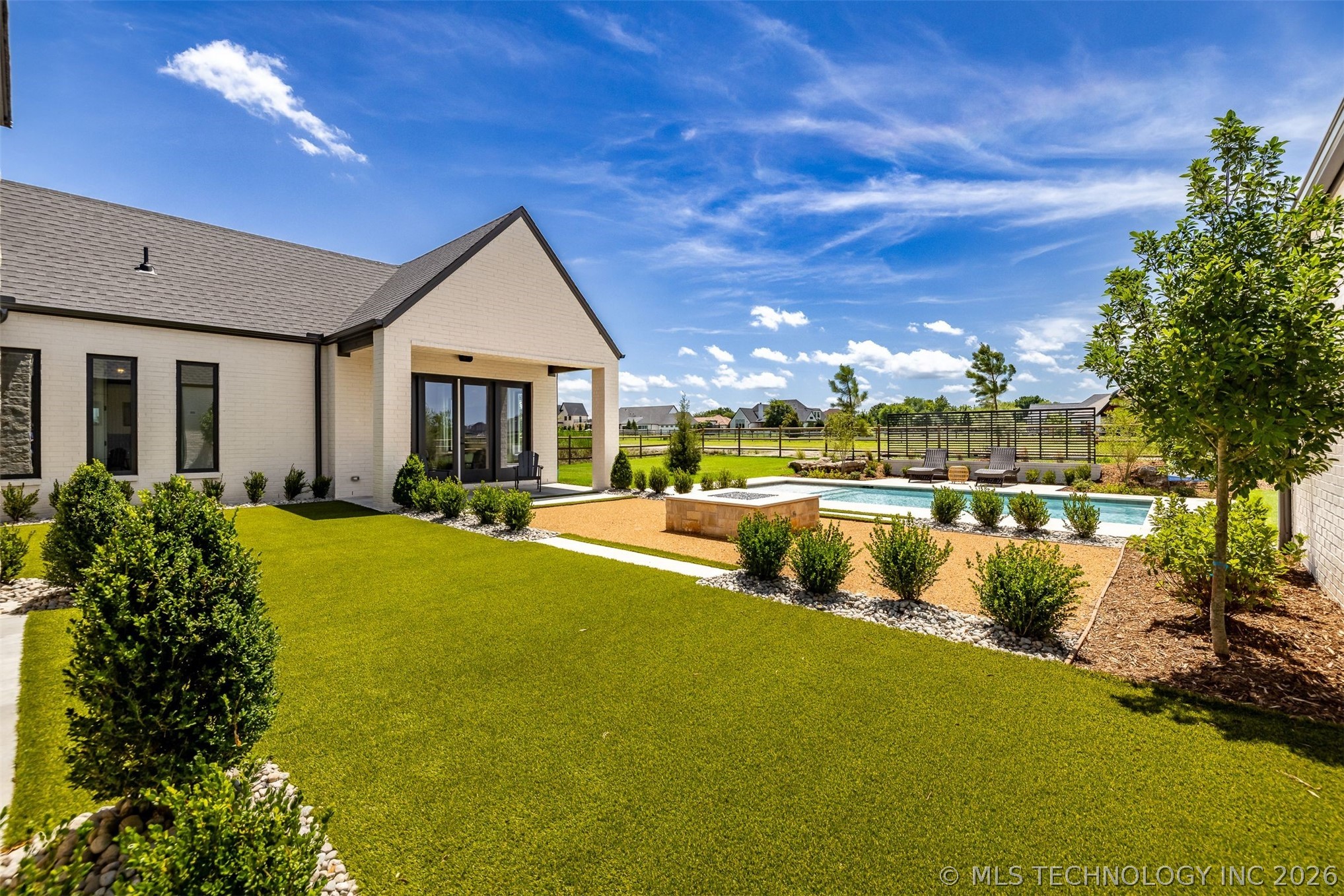 17254 E White Tail Cove