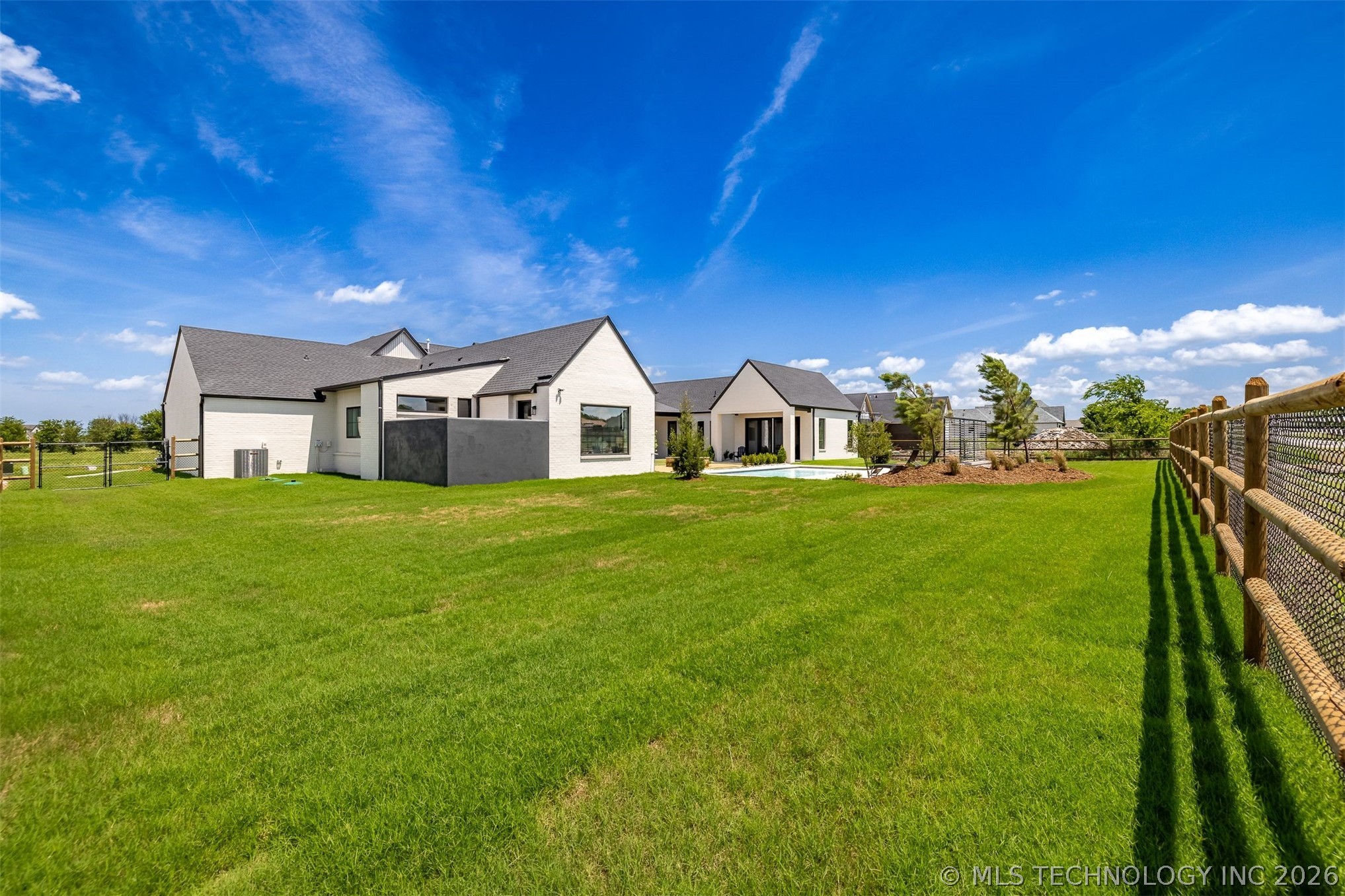 17254 E White Tail Cove